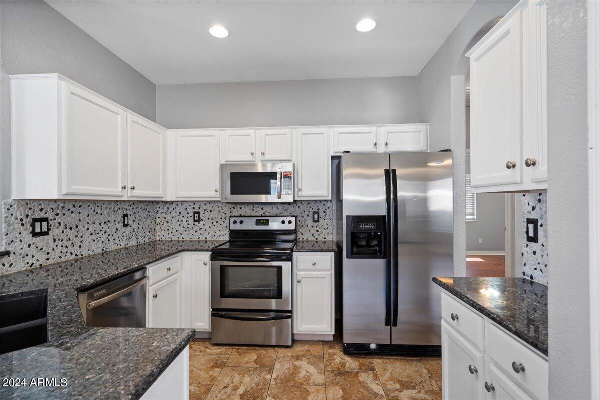 12506 W Jefferson Street