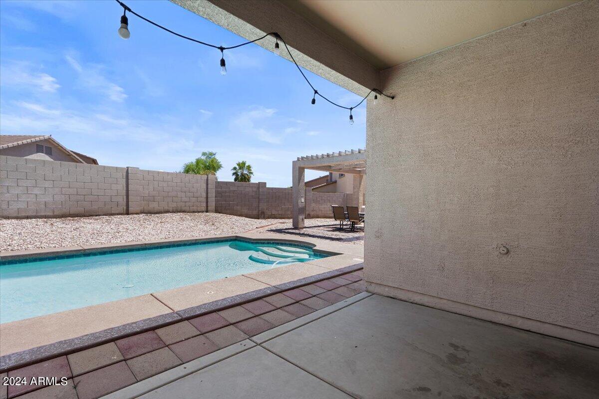 12506 W Jefferson Street