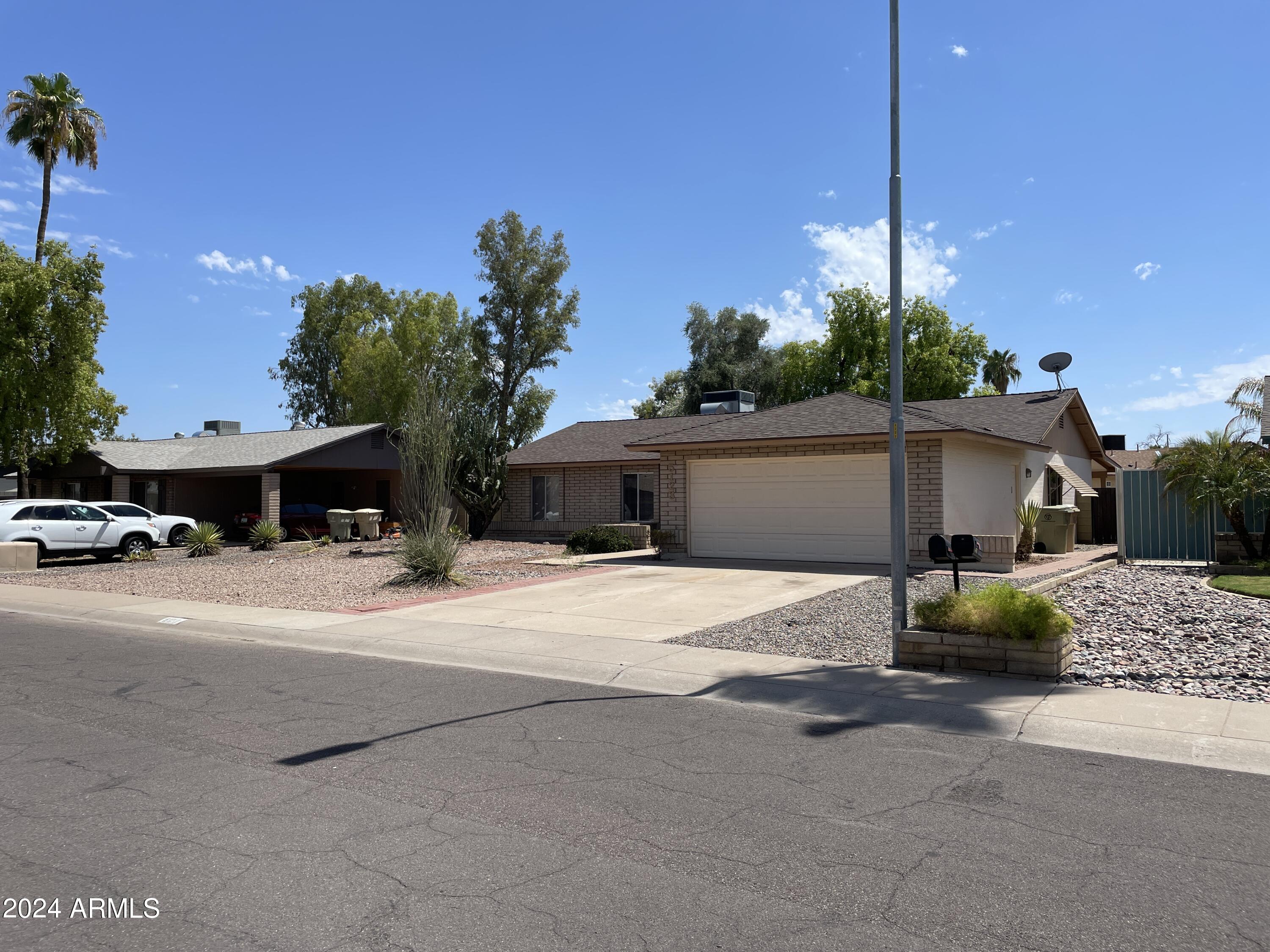 5123 W LARKSPUR Drive