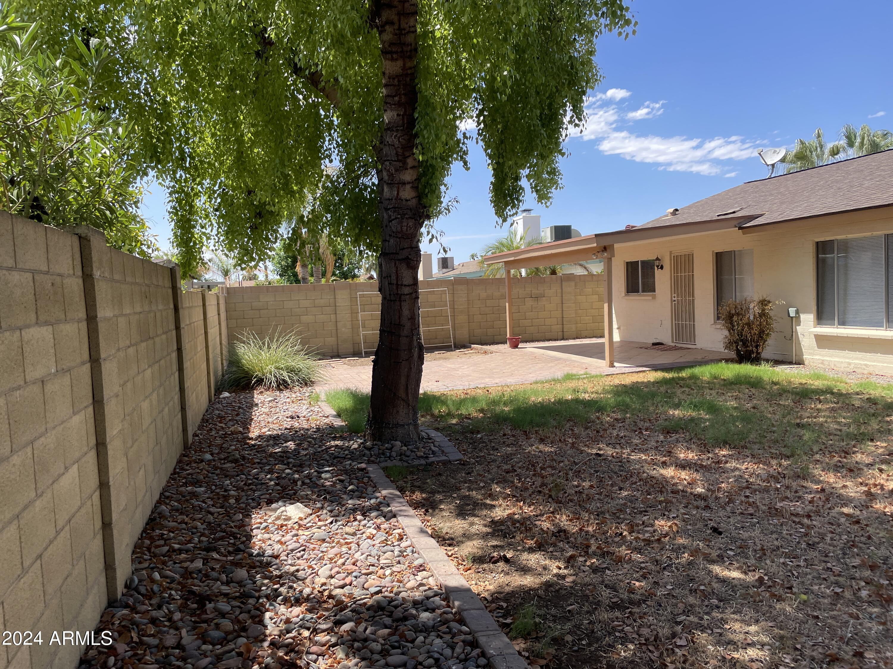 5123 W LARKSPUR Drive