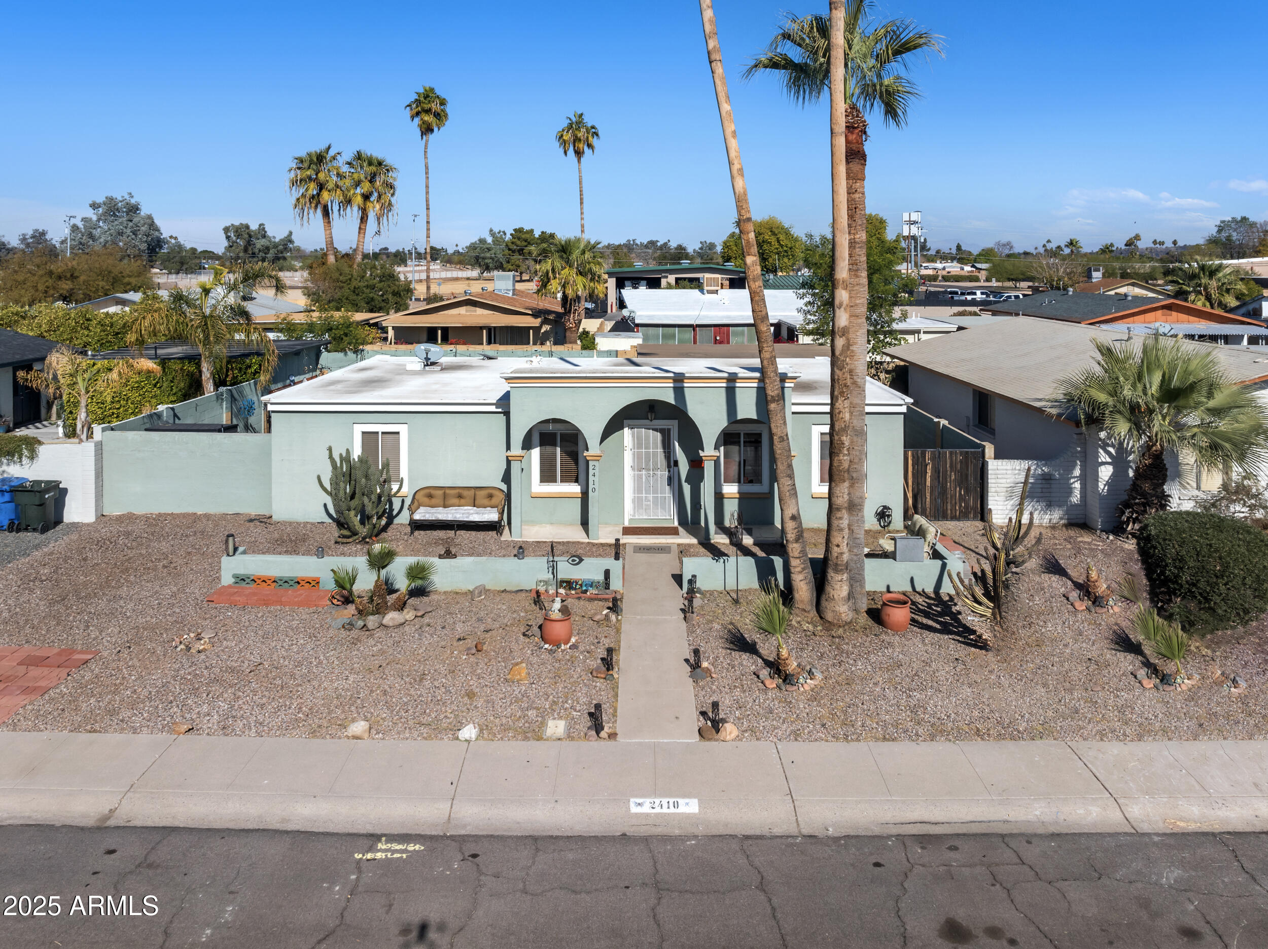 2410 W PARADISE Drive
