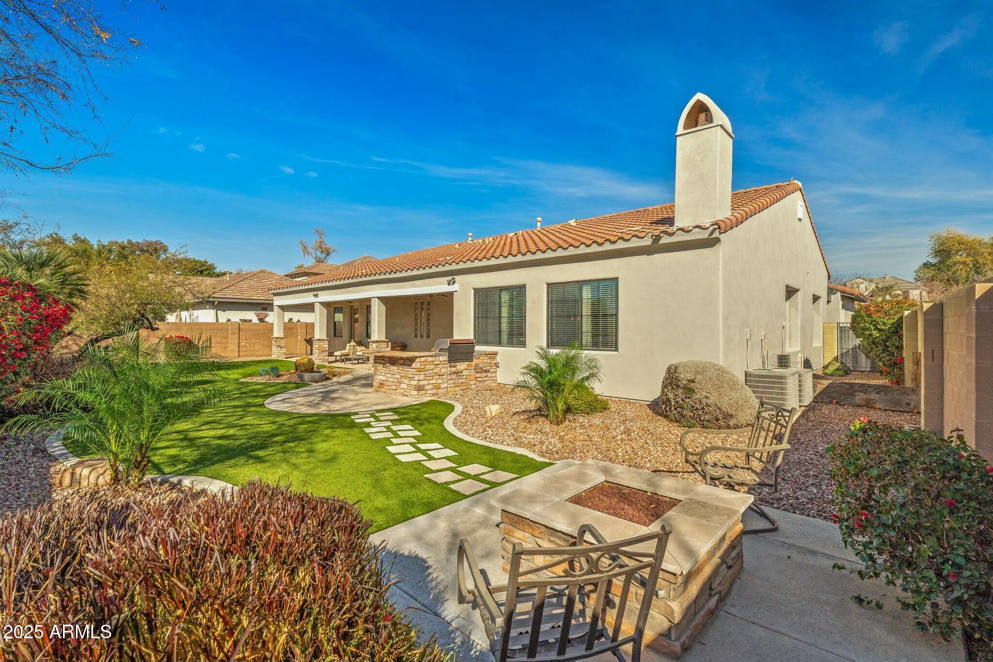 891 W PALO BREA Drive