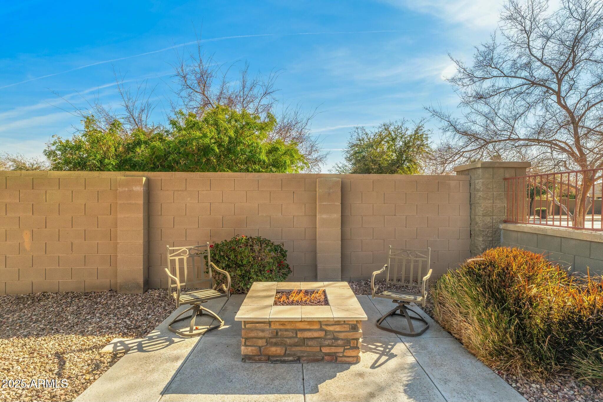 891 W PALO BREA Drive