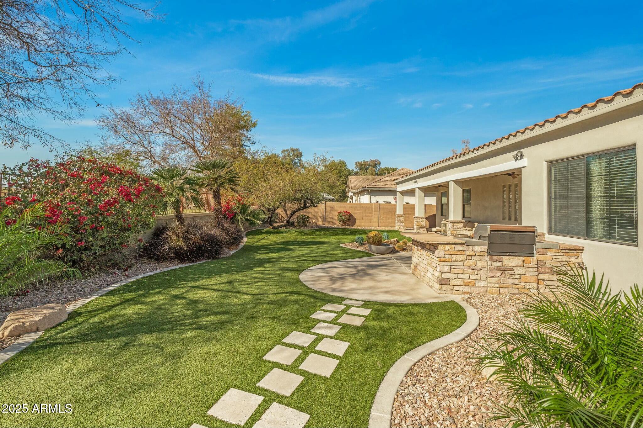 891 W PALO BREA Drive