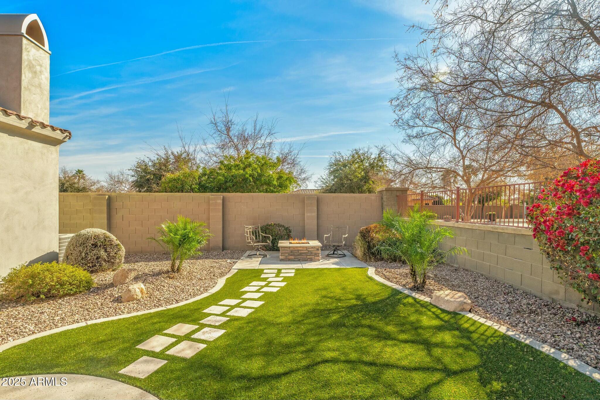 891 W PALO BREA Drive