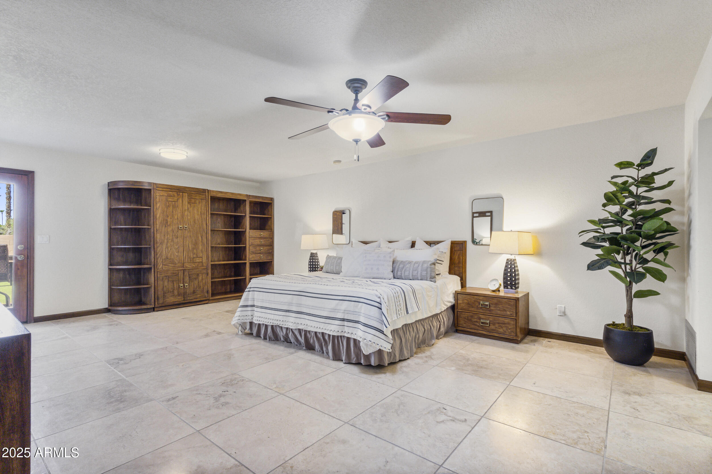 460 E ESTERO Lane