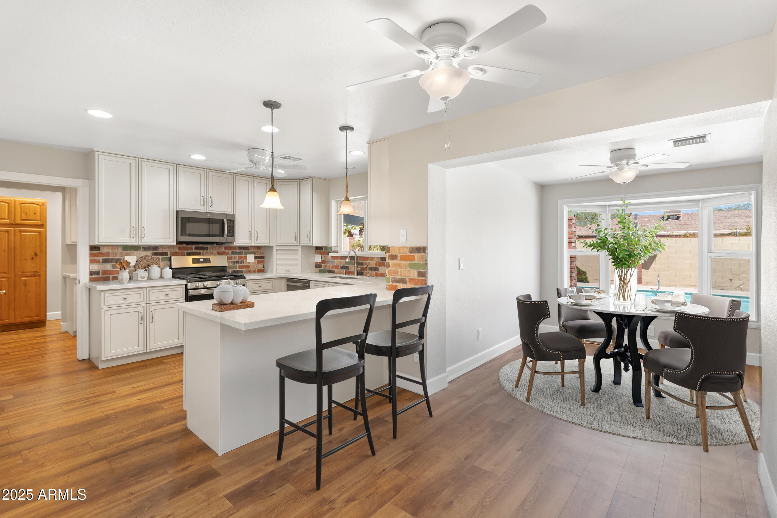 718 E FAIRMONT Drive