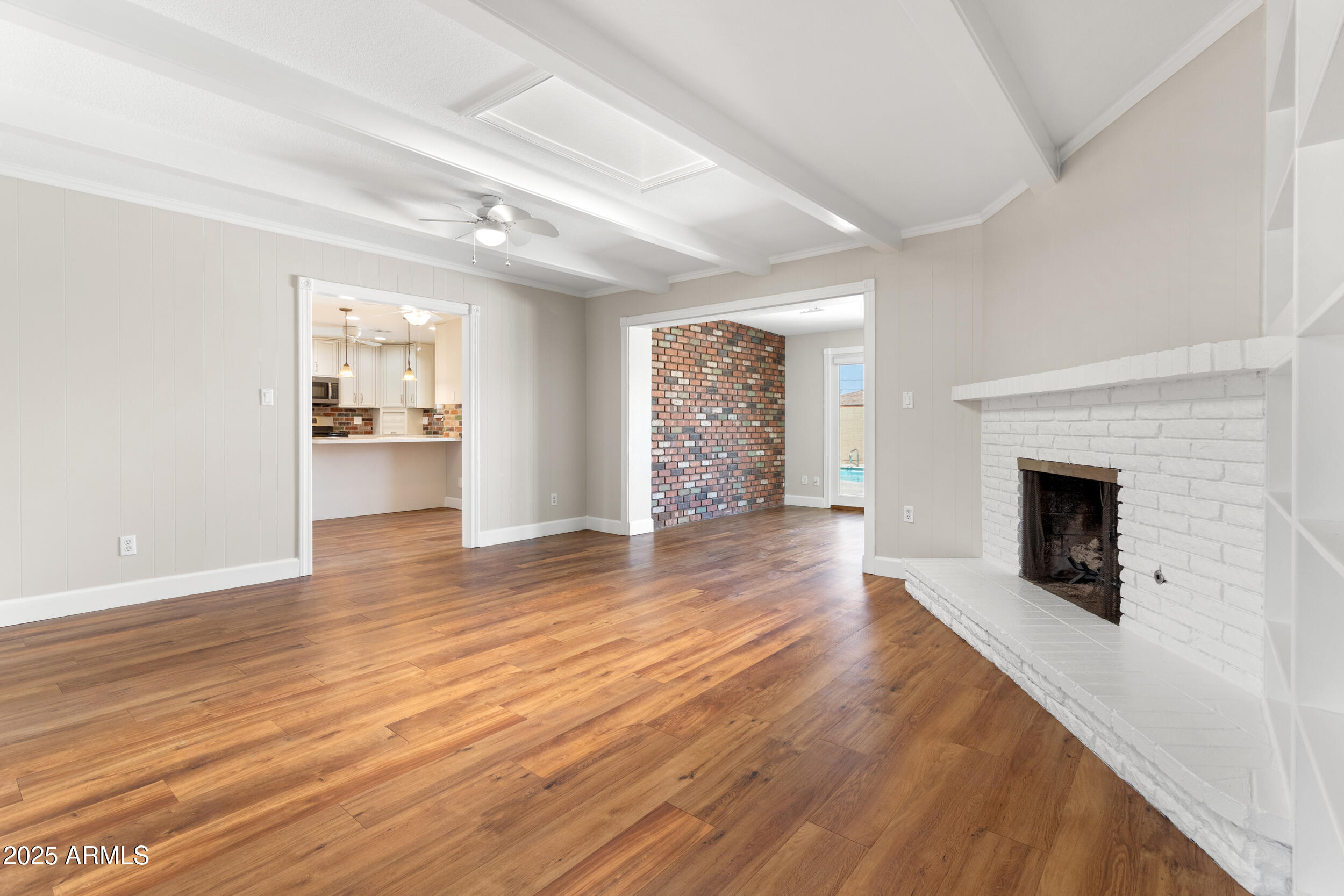 718 E FAIRMONT Drive