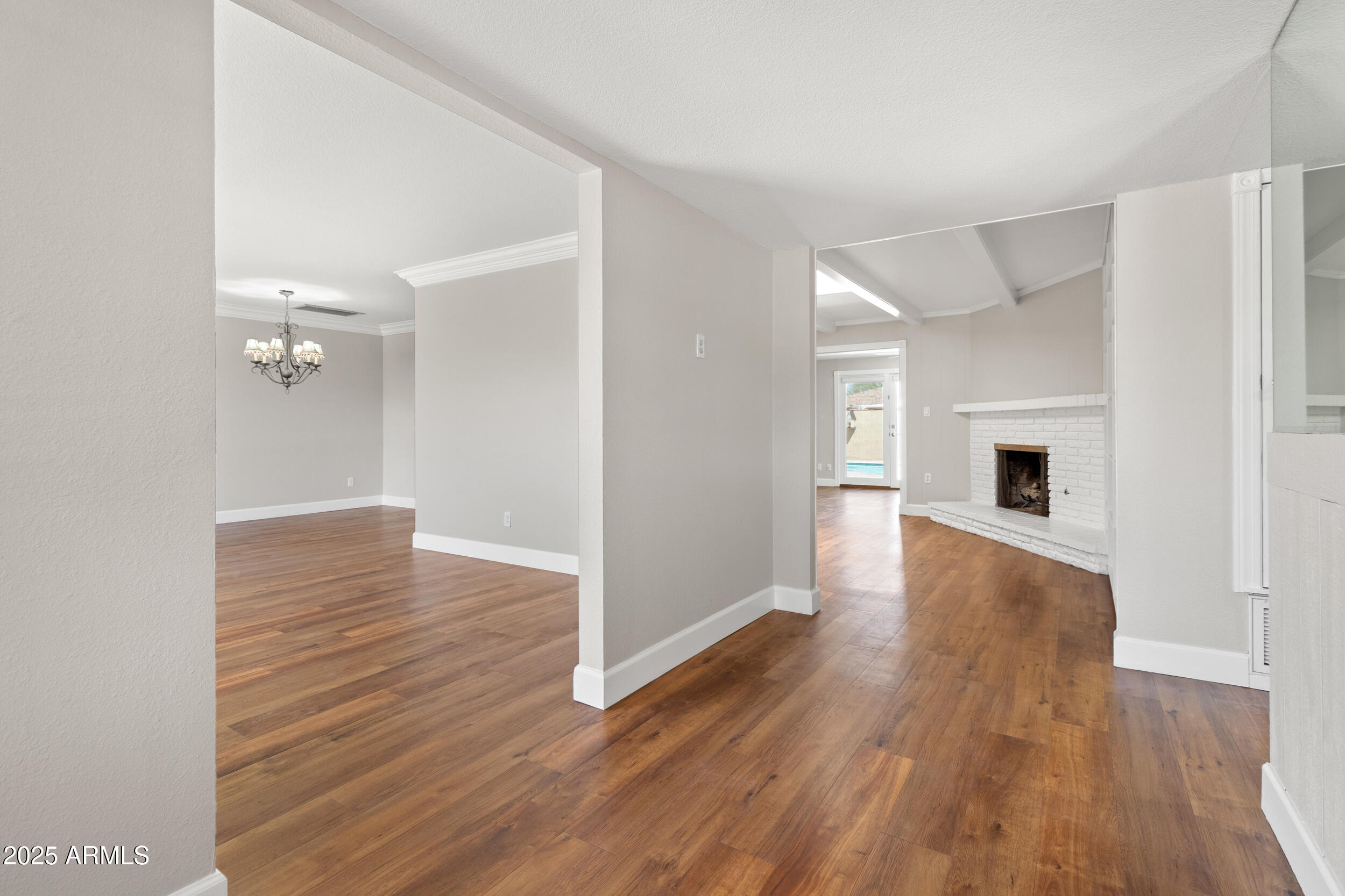 718 E FAIRMONT Drive