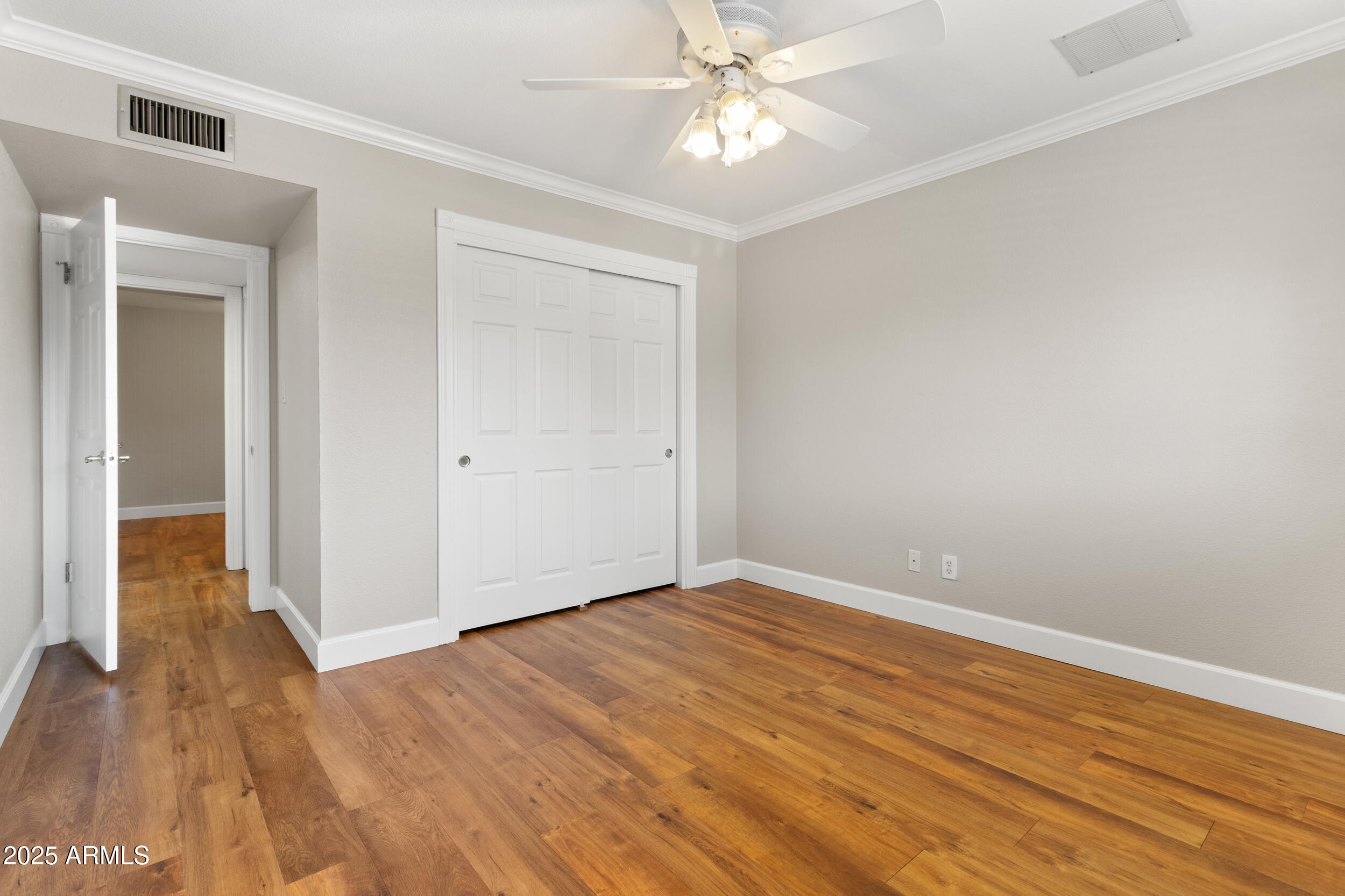 718 E FAIRMONT Drive