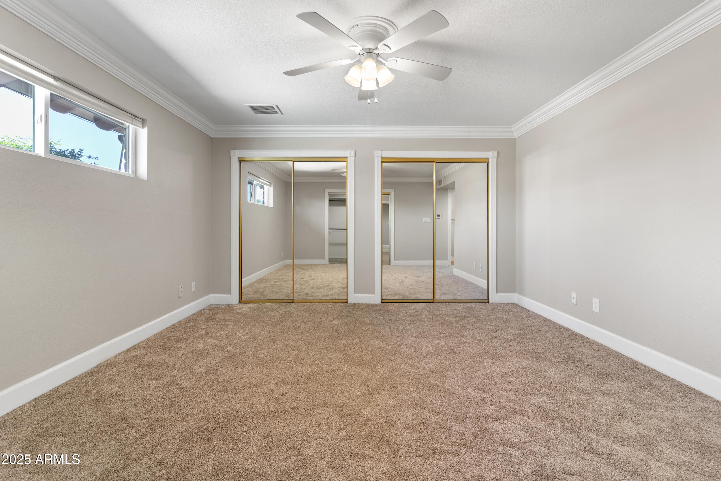 718 E FAIRMONT Drive