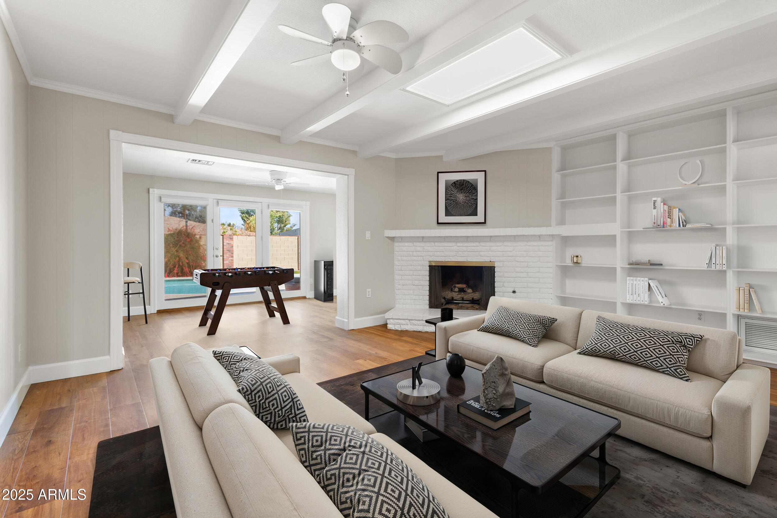 718 E FAIRMONT Drive