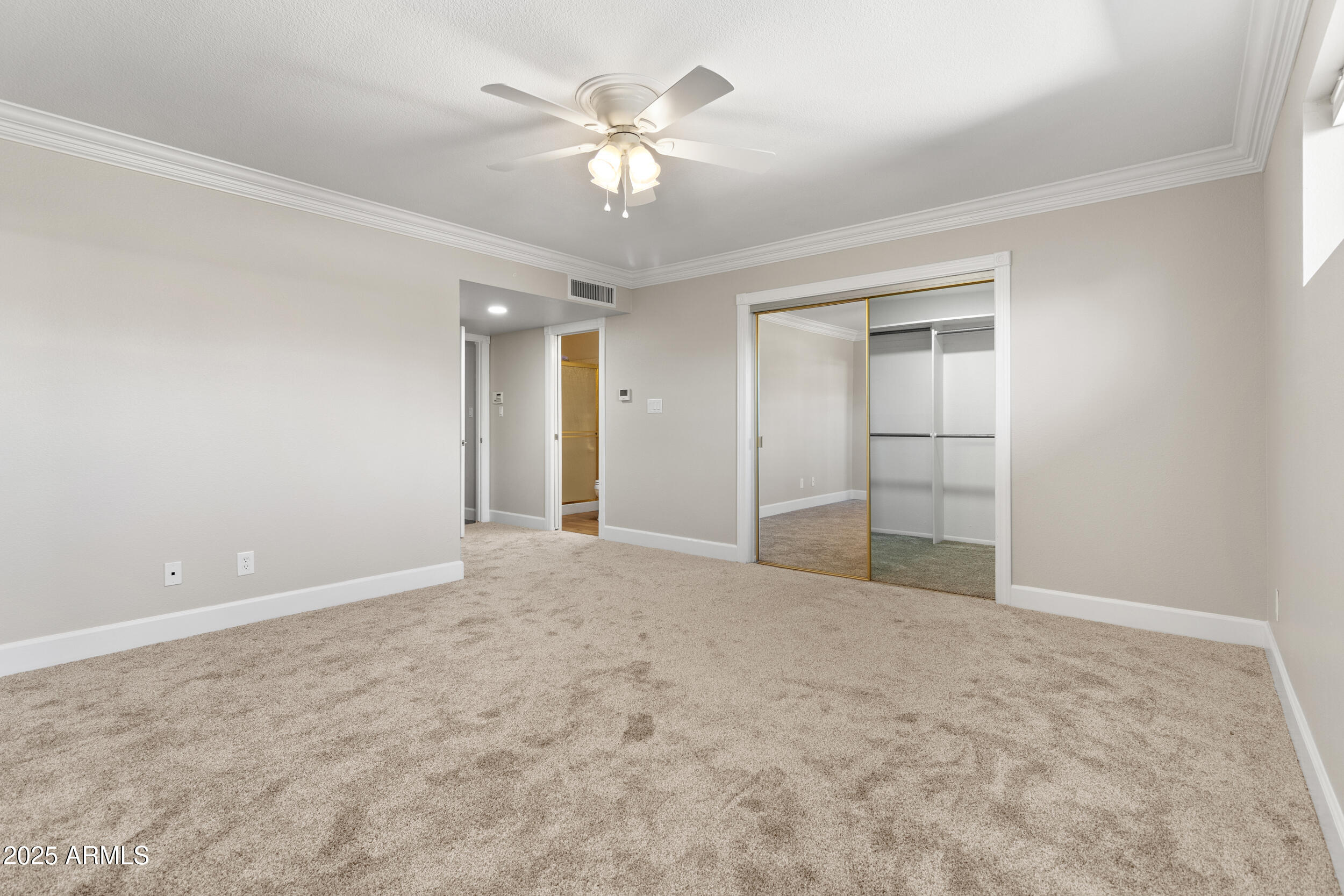 718 E FAIRMONT Drive