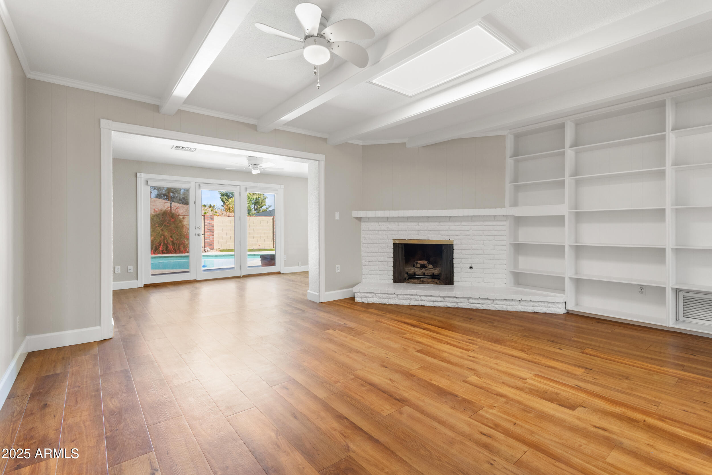 718 E FAIRMONT Drive