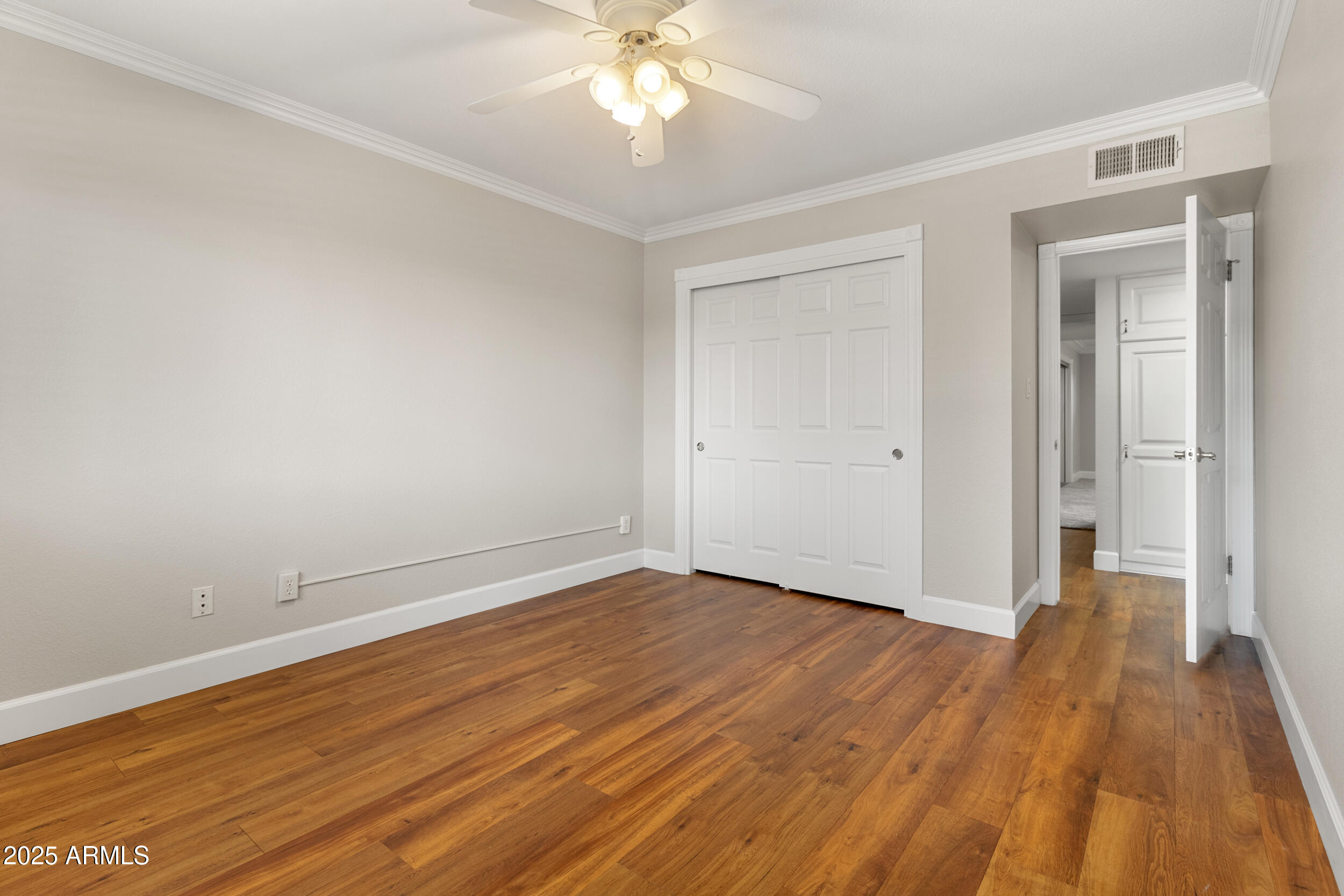 718 E FAIRMONT Drive