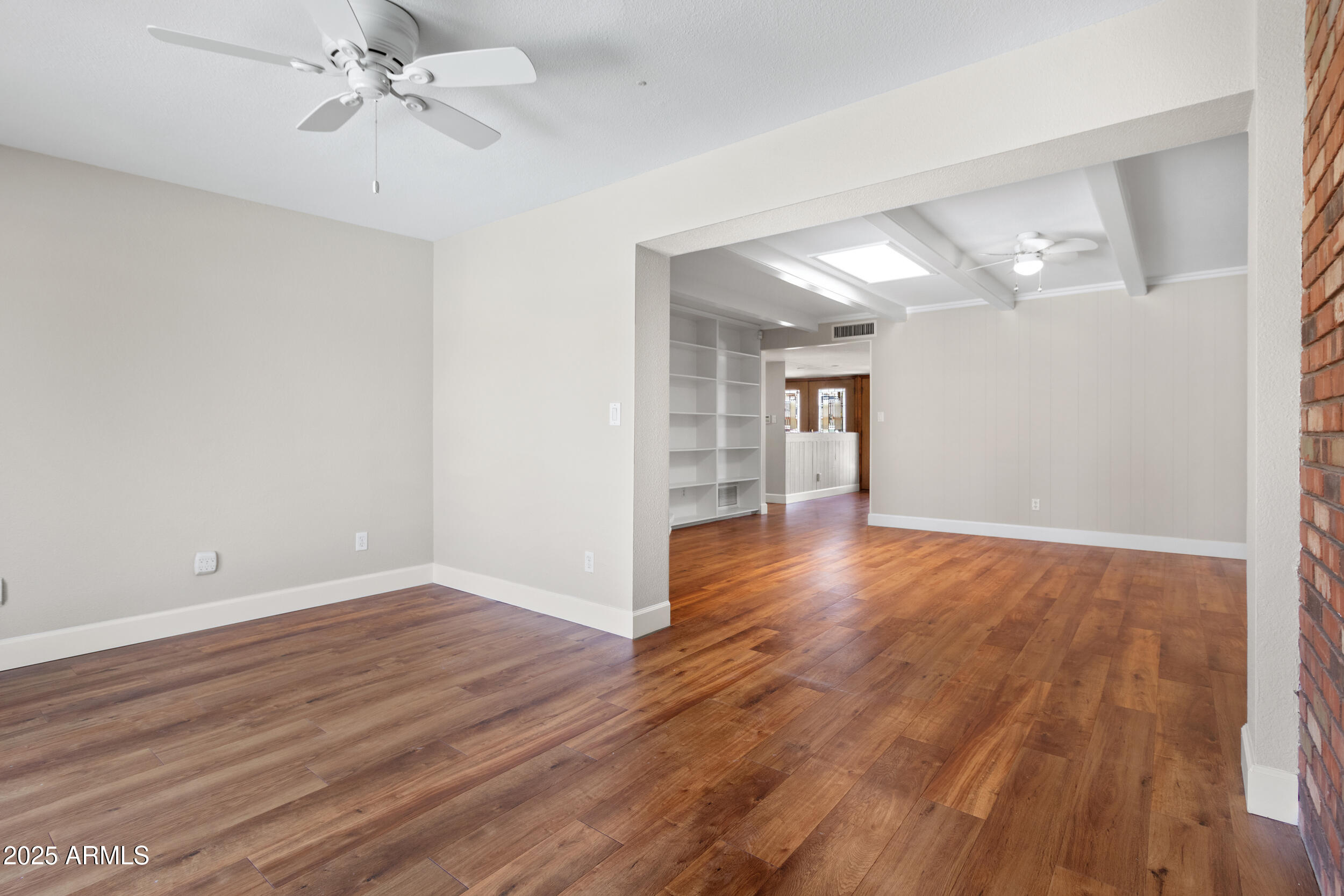 718 E FAIRMONT Drive