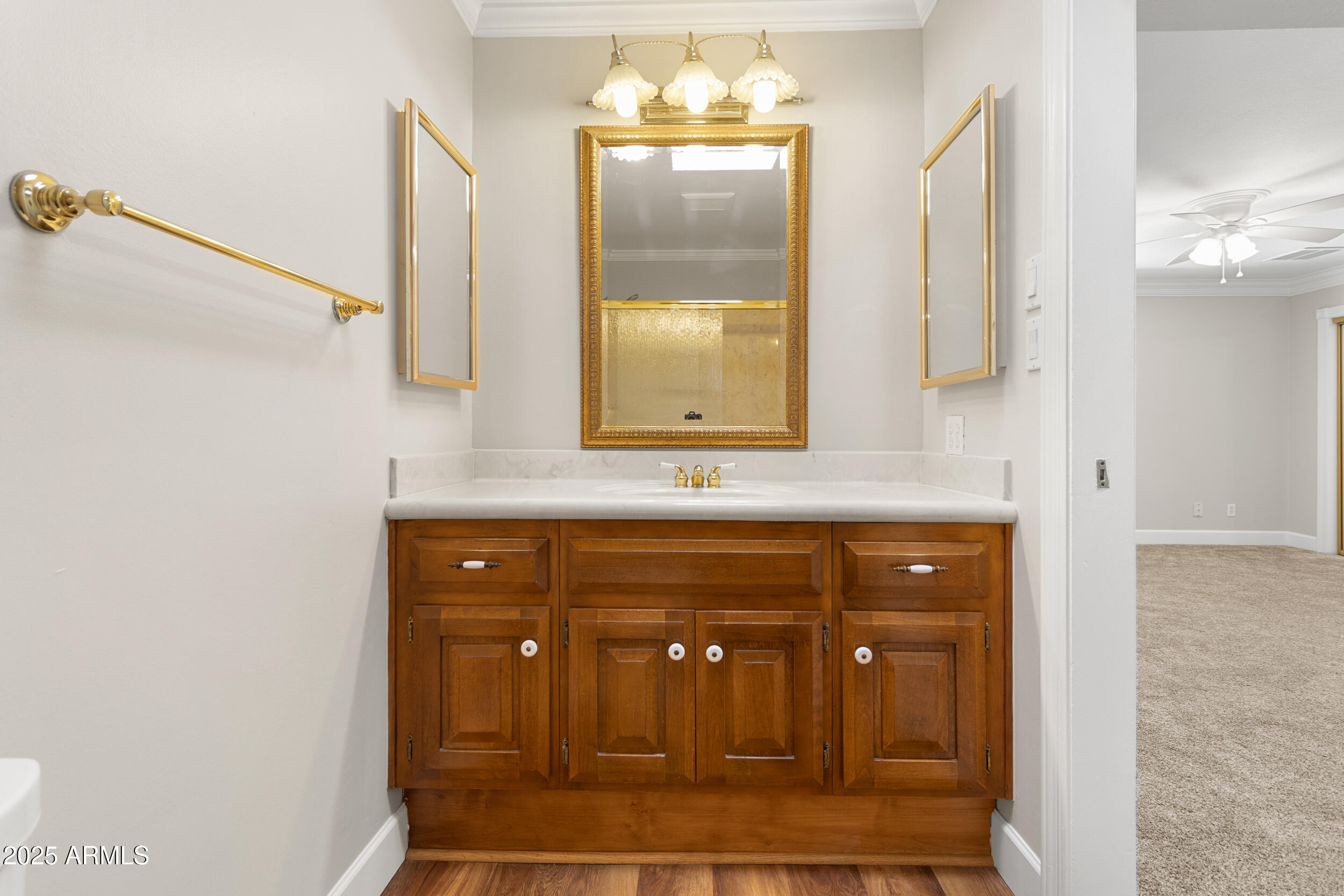 718 E FAIRMONT Drive