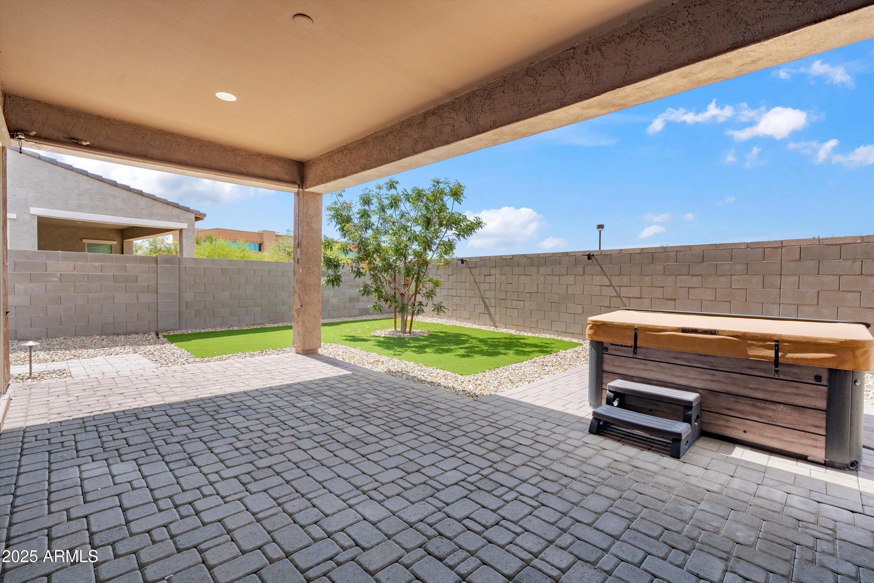 14075 W Desert Flower Drive