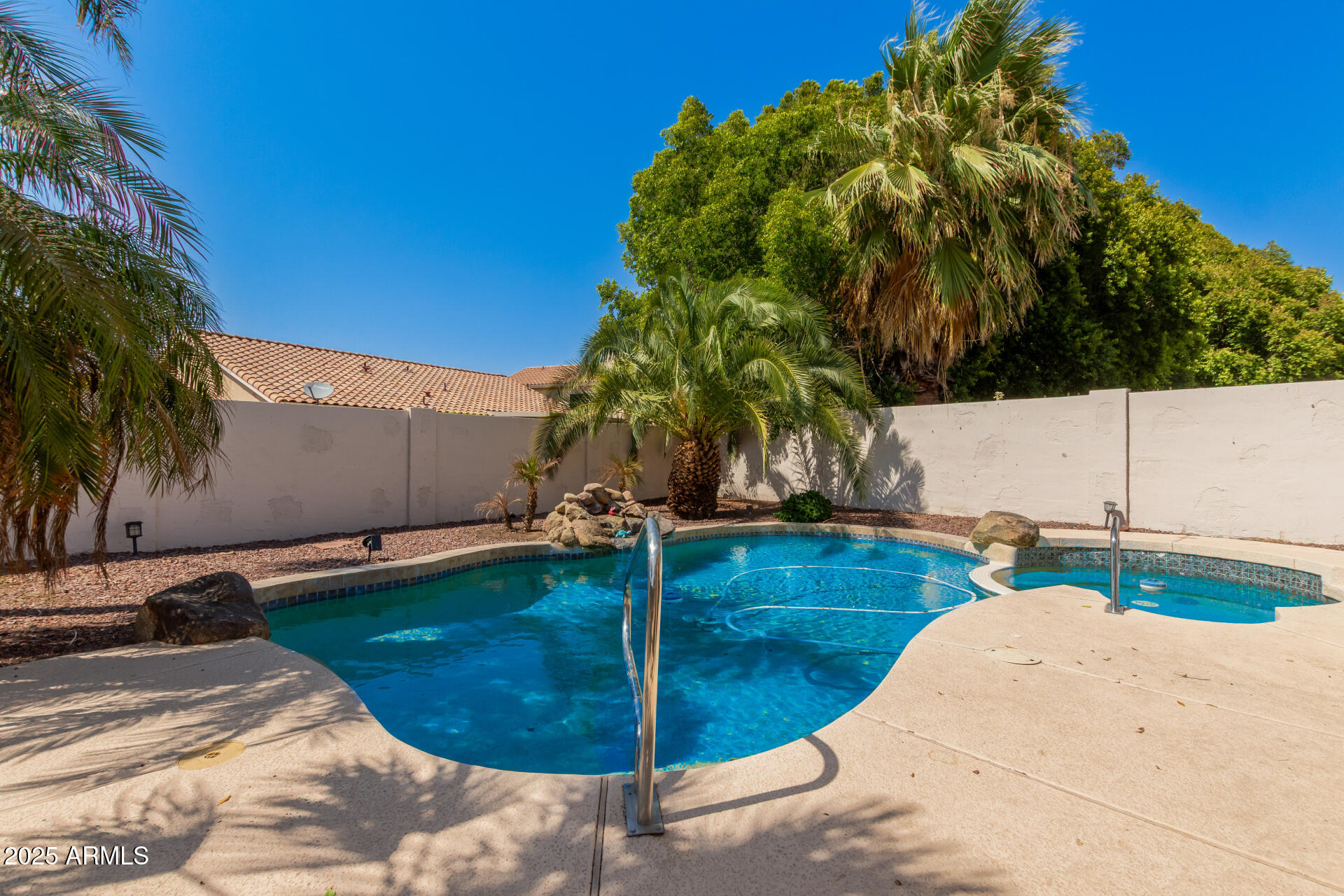 7236 W LOS GATOS Drive