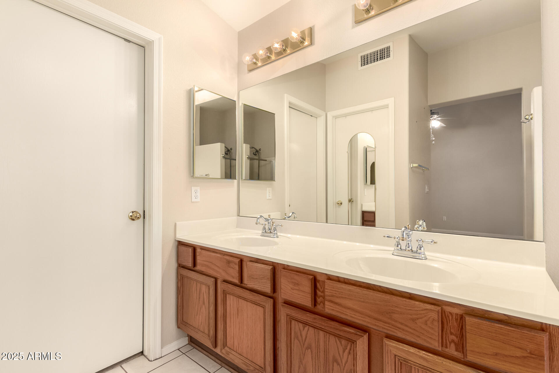 7236 W LOS GATOS Drive