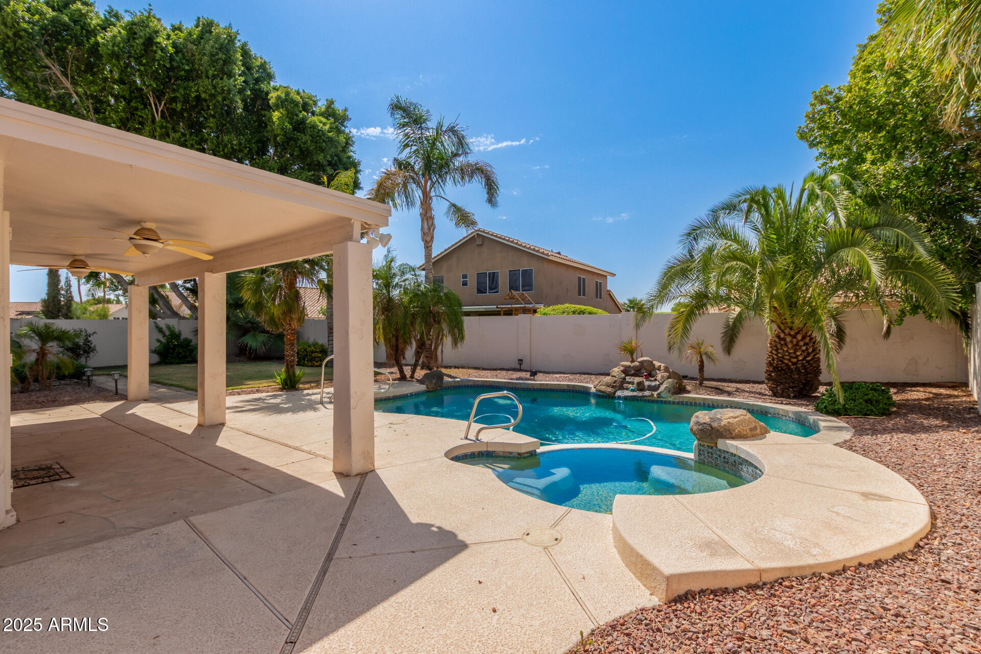 7236 W LOS GATOS Drive