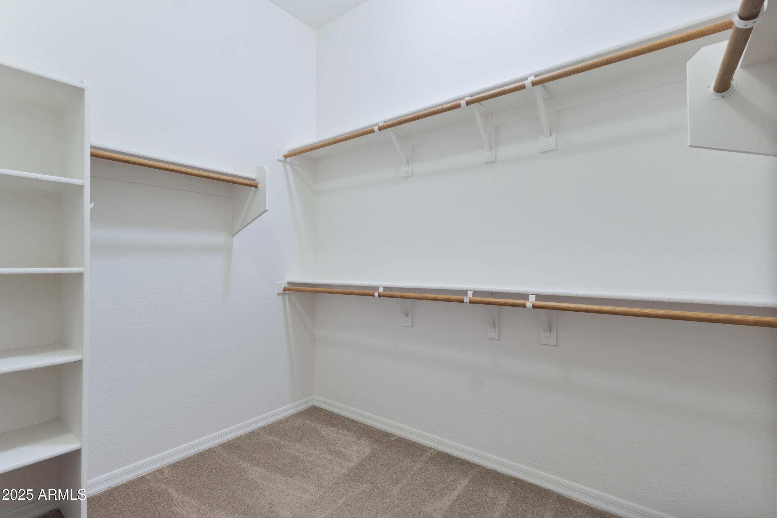 785 W VILLAGE Parkway