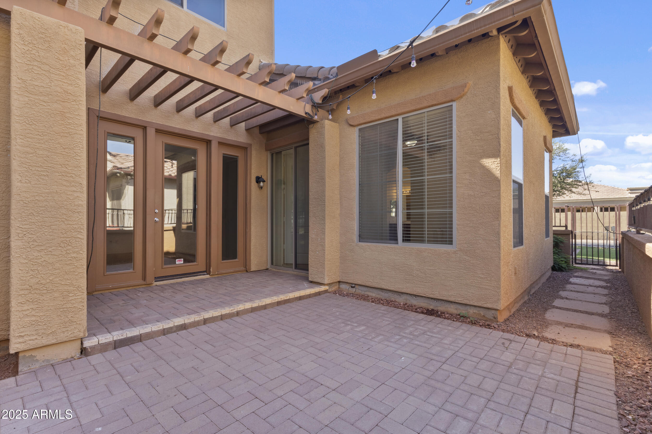 785 W VILLAGE Parkway