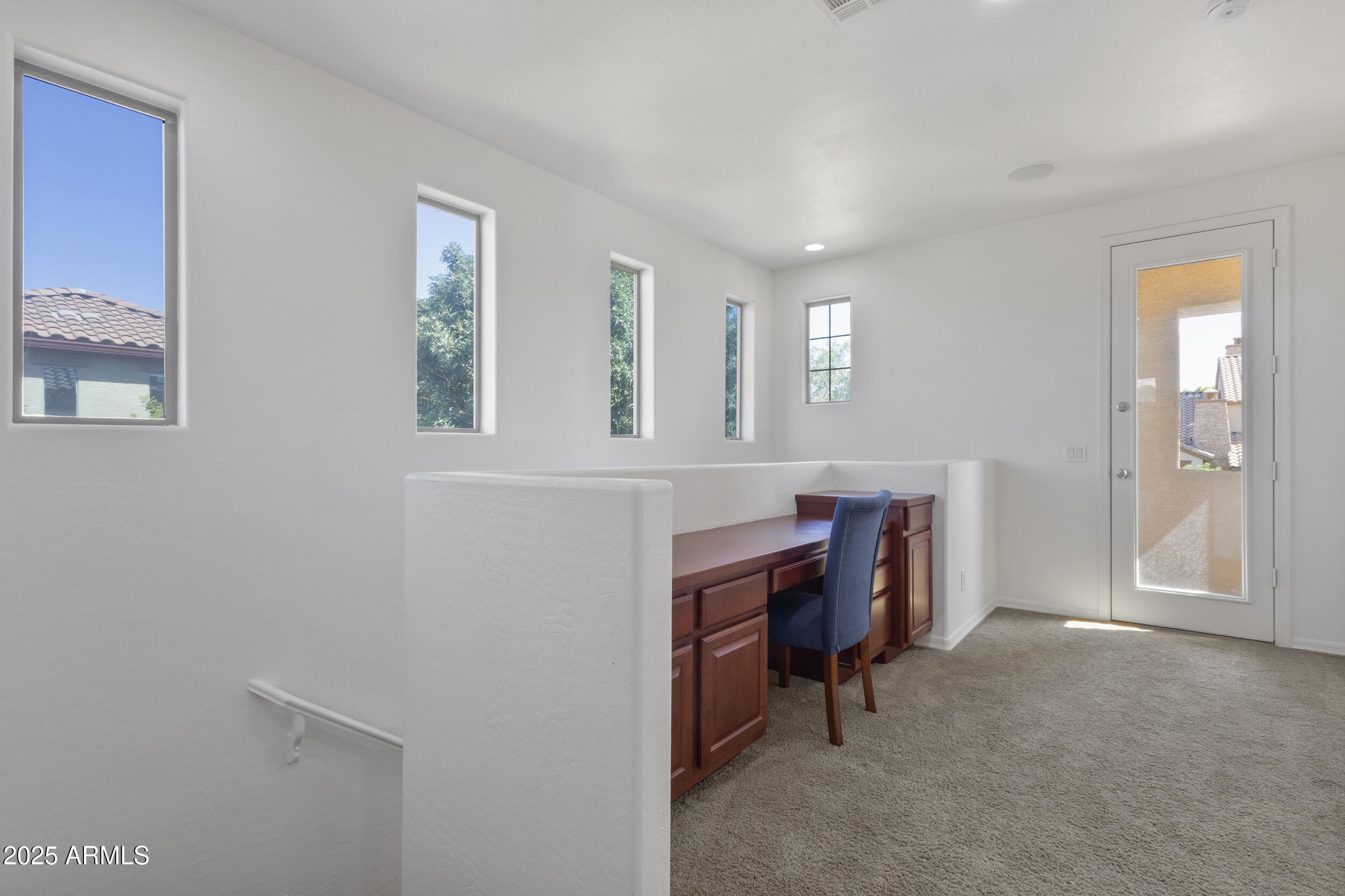 785 W VILLAGE Parkway