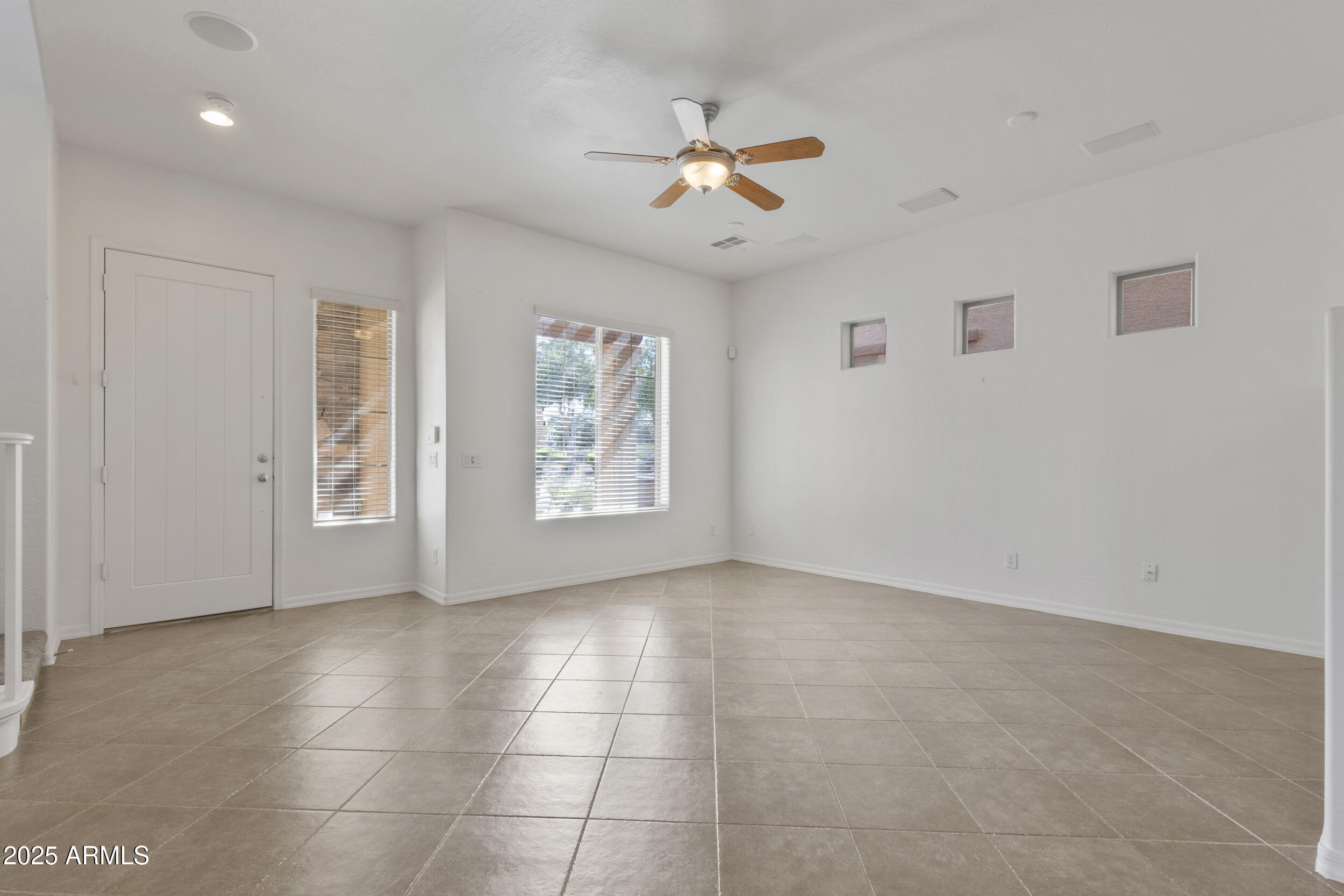 785 W VILLAGE Parkway