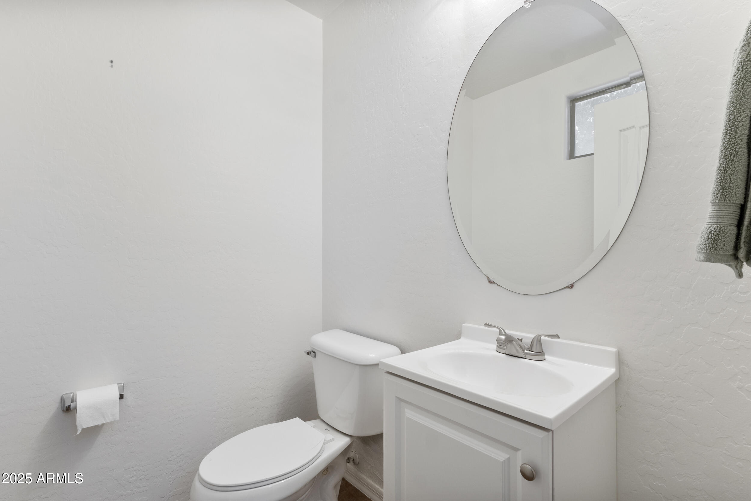 785 W VILLAGE Parkway