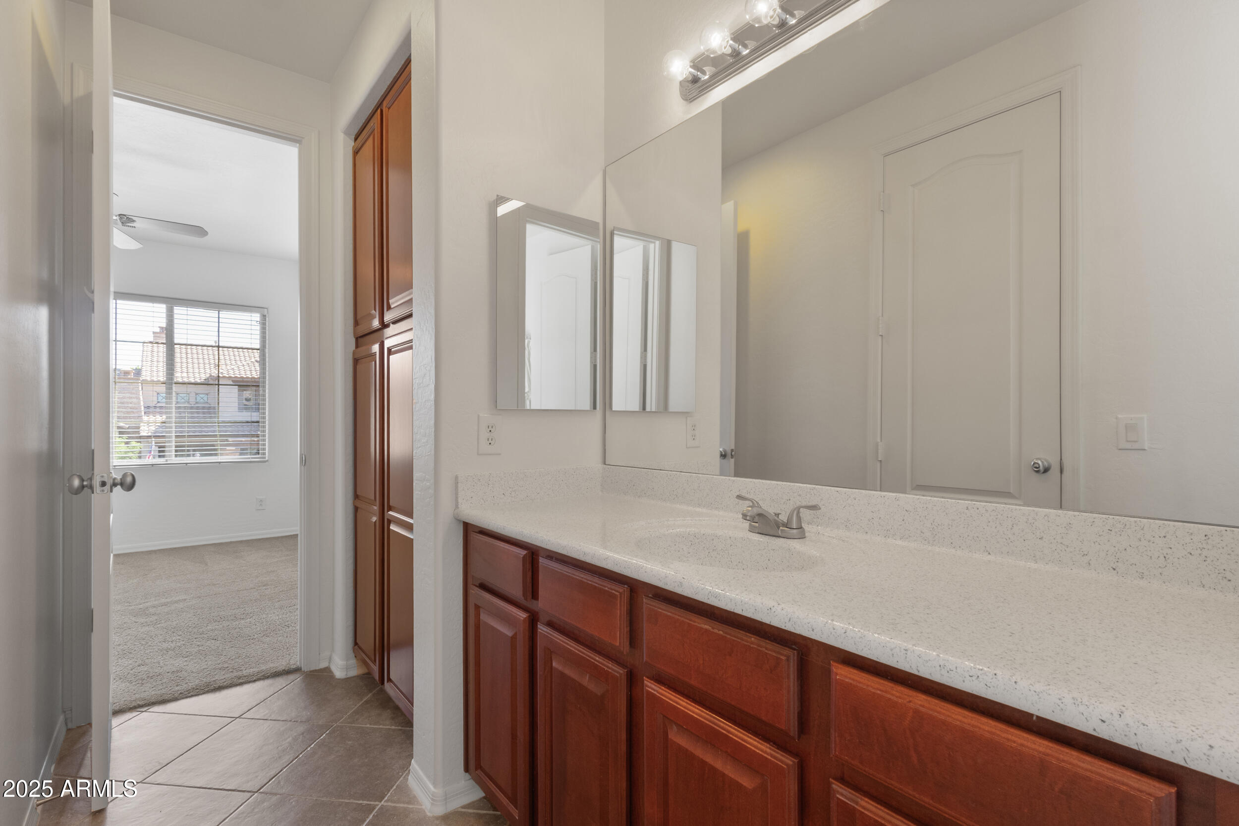 785 W VILLAGE Parkway