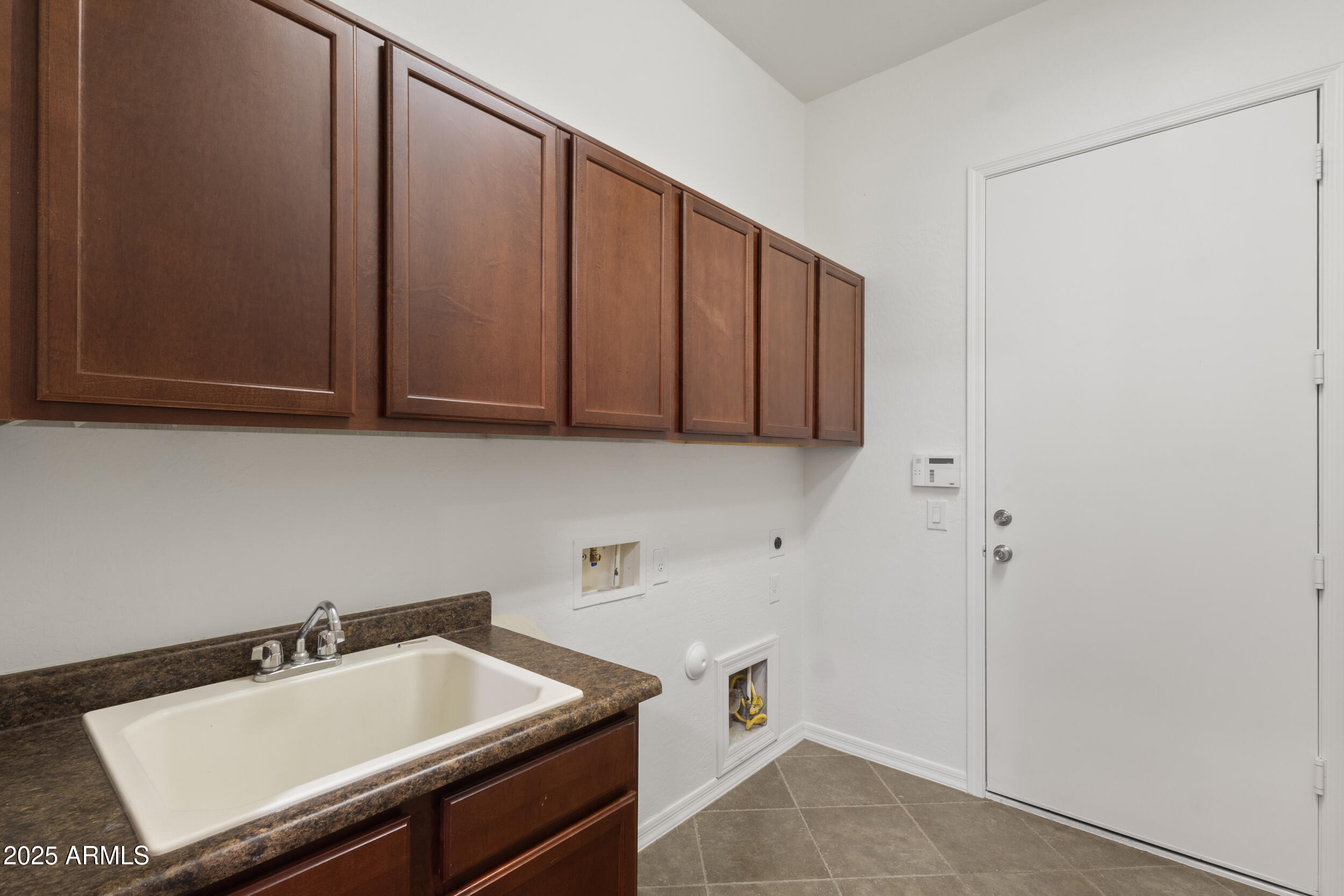 785 W VILLAGE Parkway