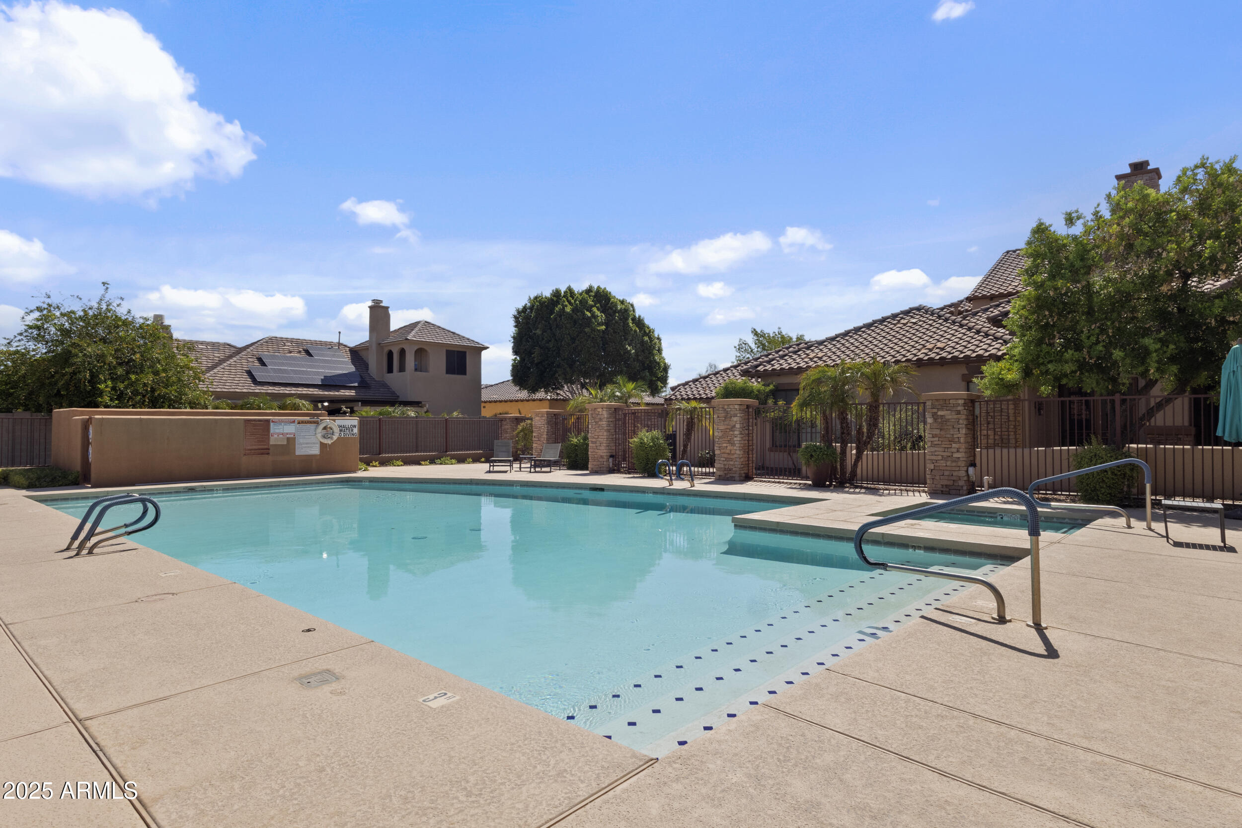 785 W VILLAGE Parkway