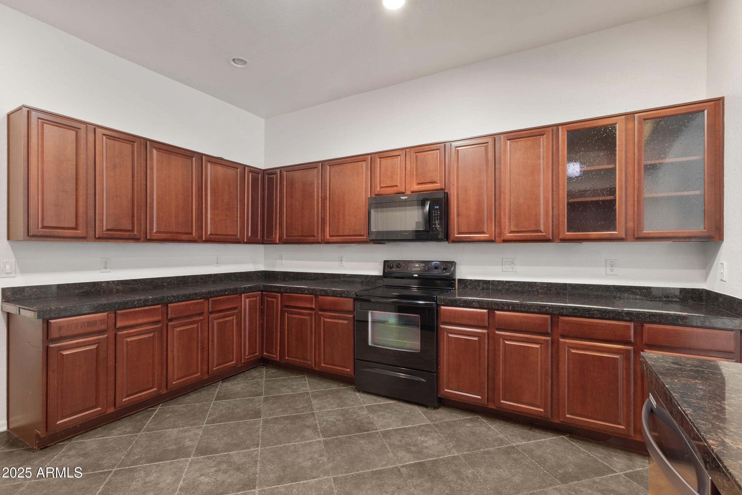 785 W VILLAGE Parkway