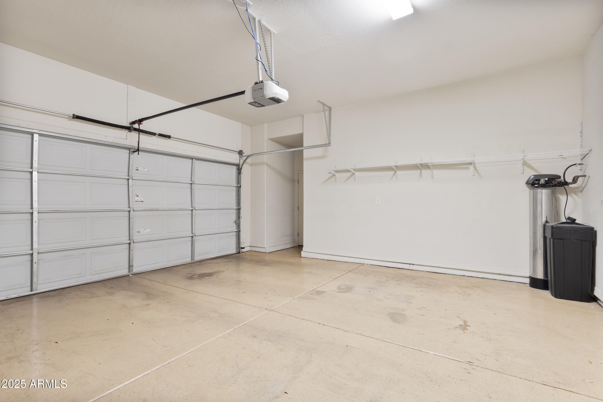 785 W VILLAGE Parkway