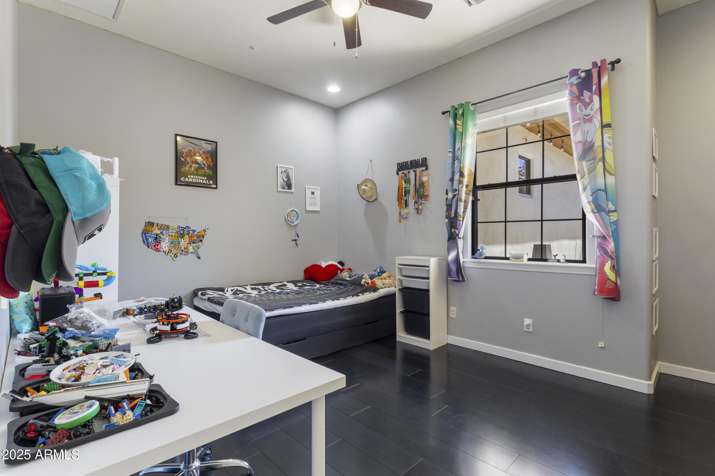 934 W ELM Street
