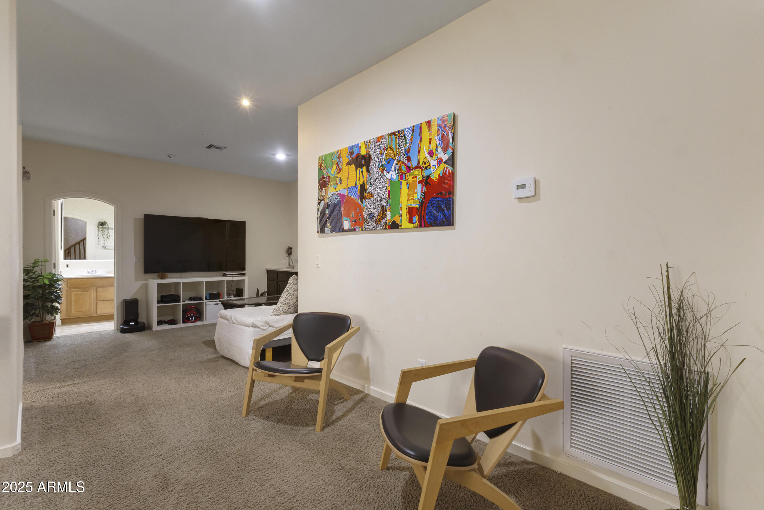 934 W ELM Street