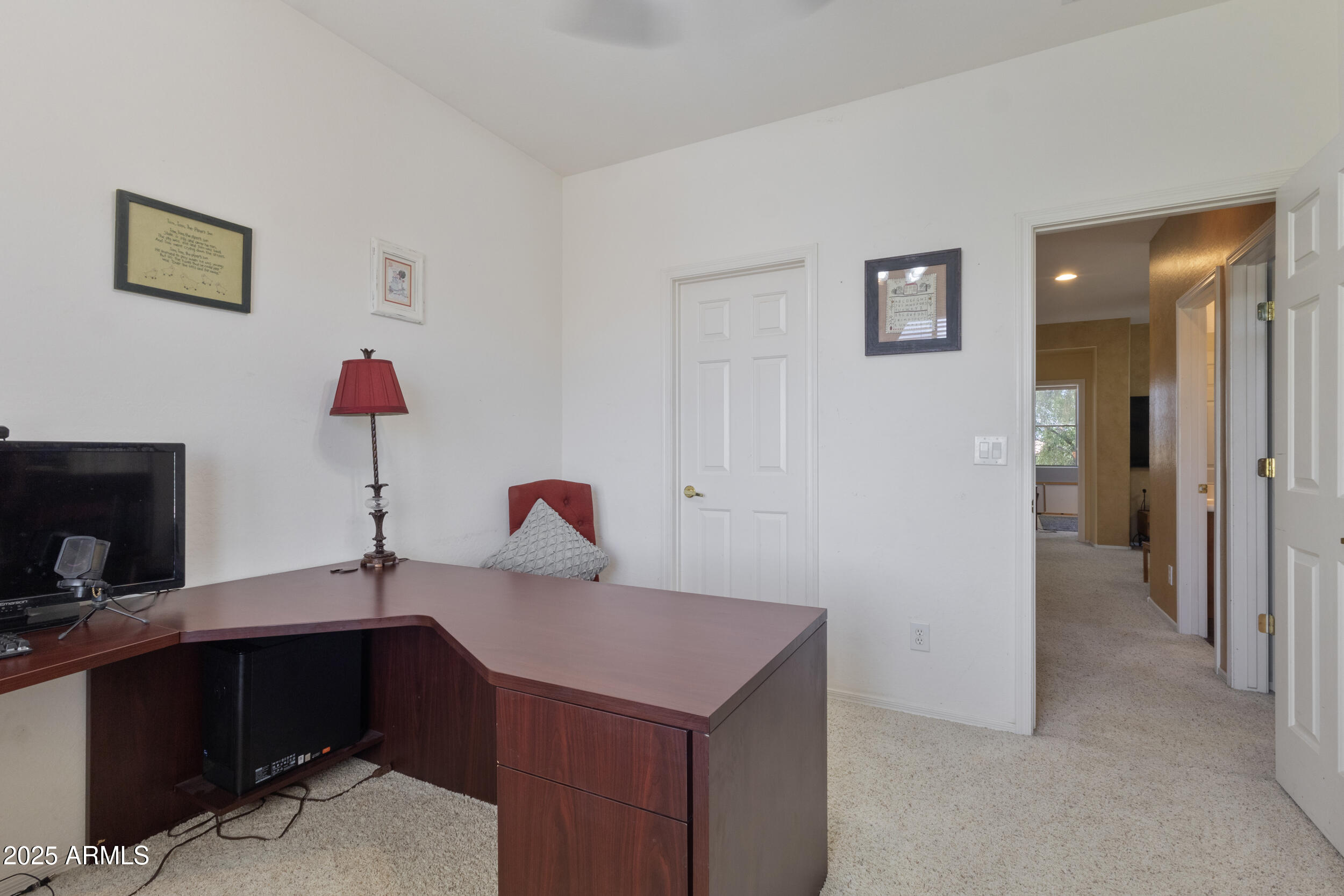 2116 W KURALT Drive