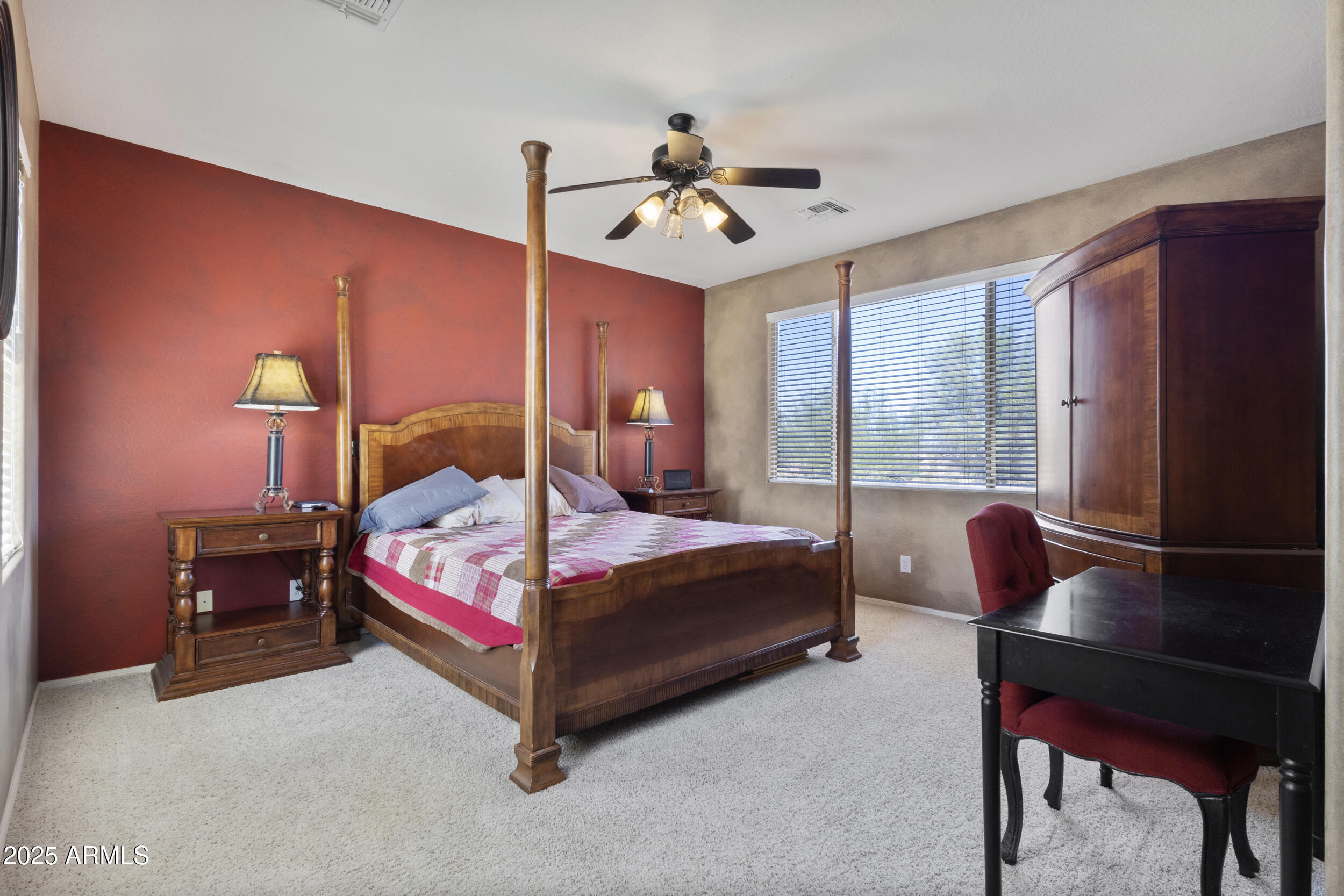 2116 W KURALT Drive