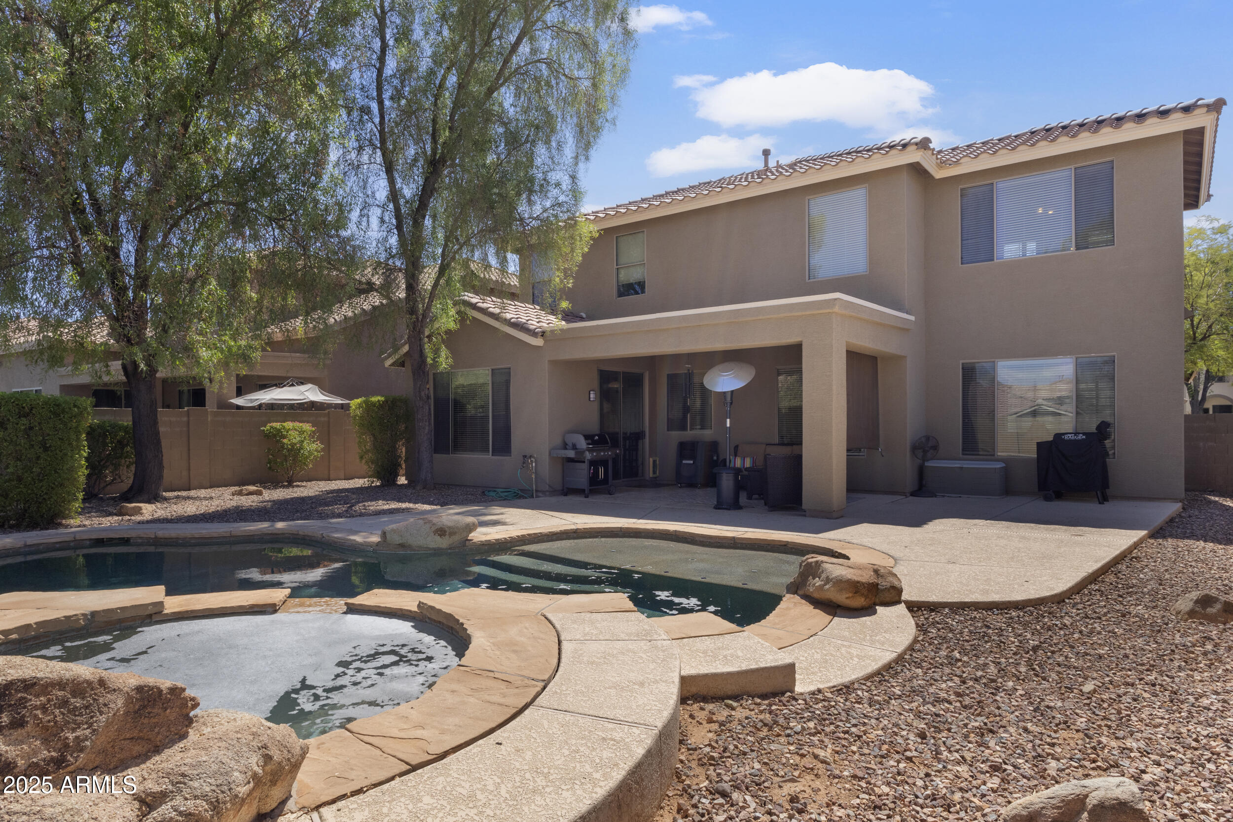 2116 W KURALT Drive