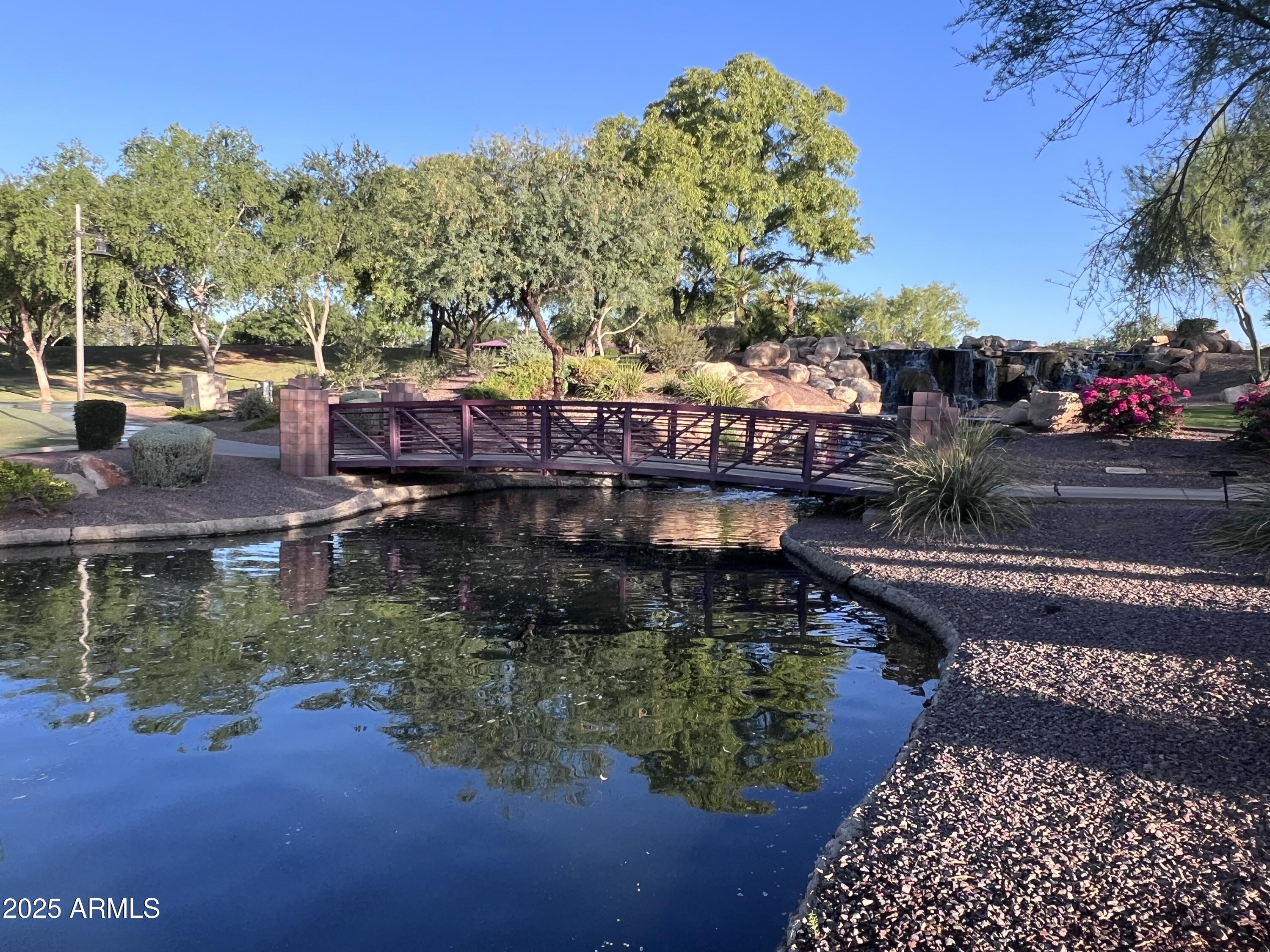 2116 W KURALT Drive