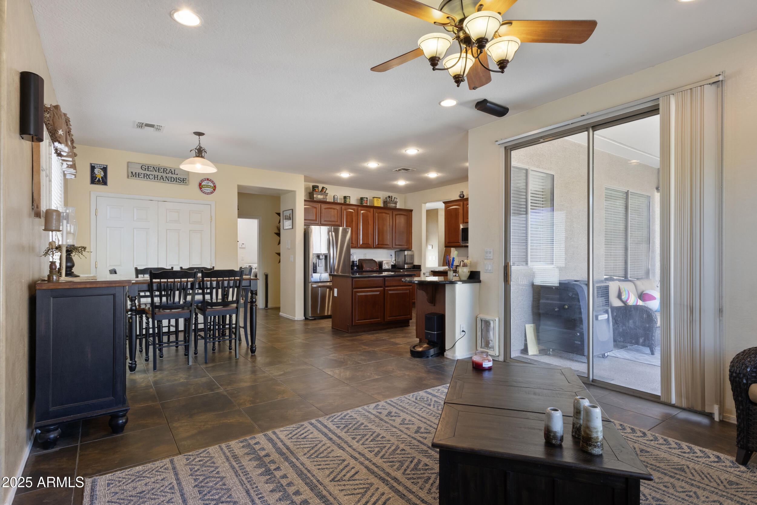 2116 W KURALT Drive