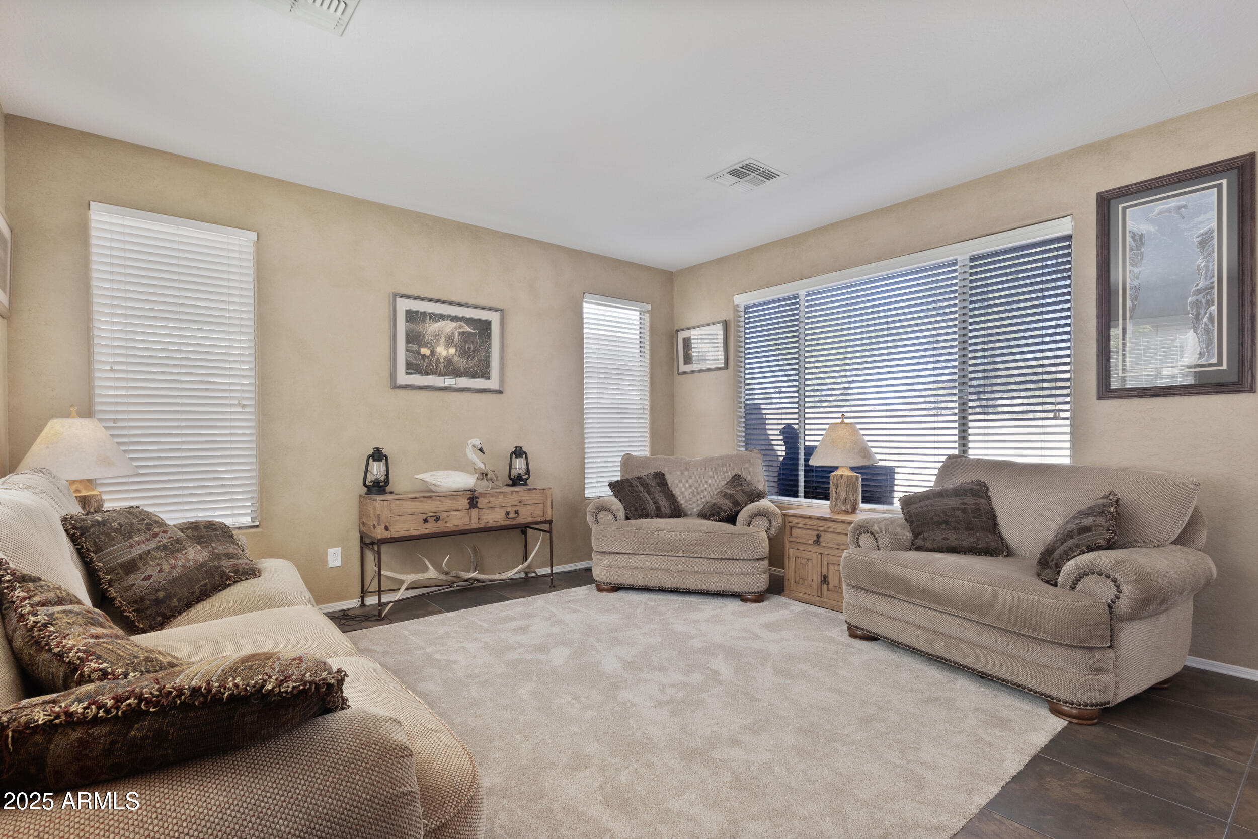 2116 W KURALT Drive