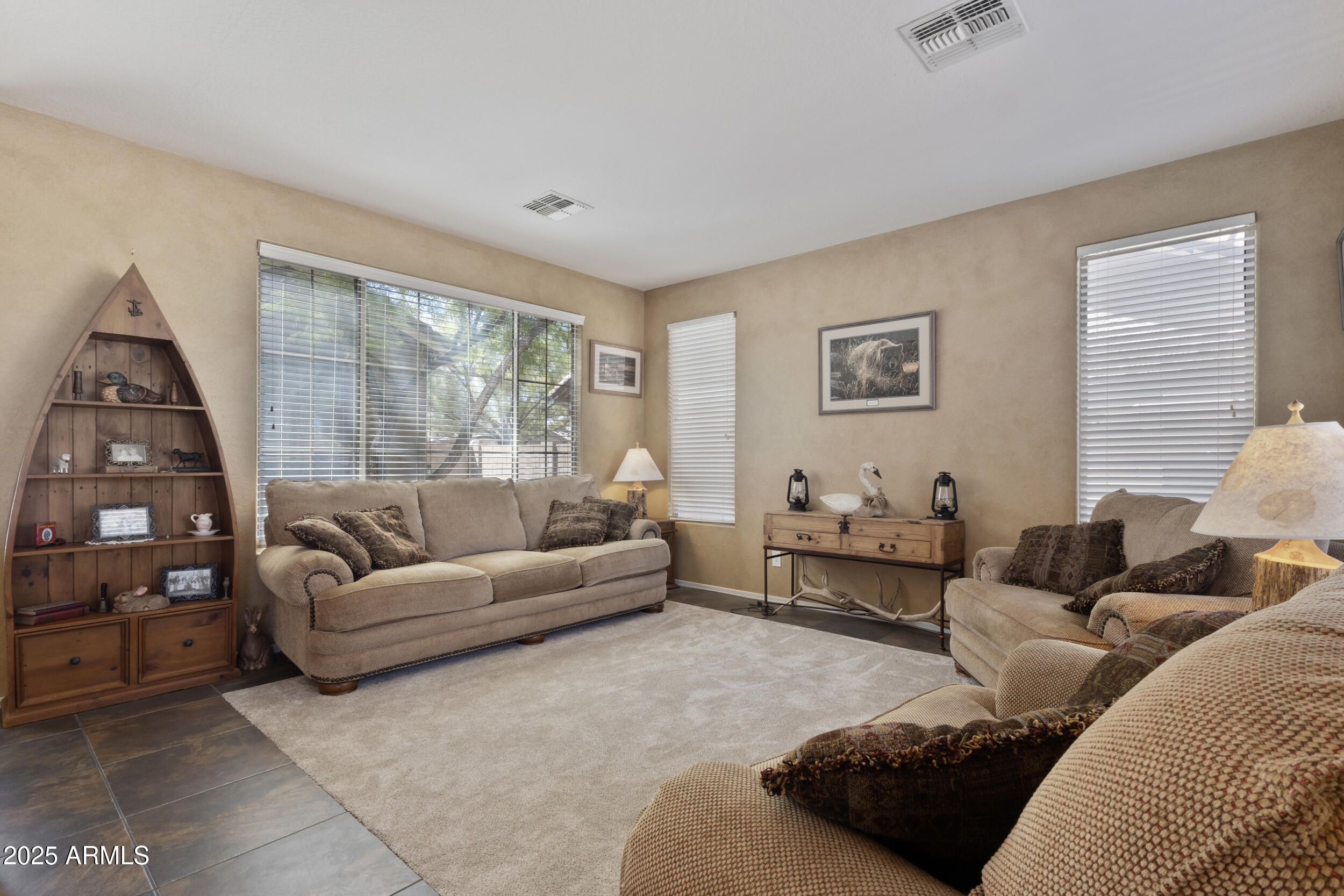 2116 W KURALT Drive