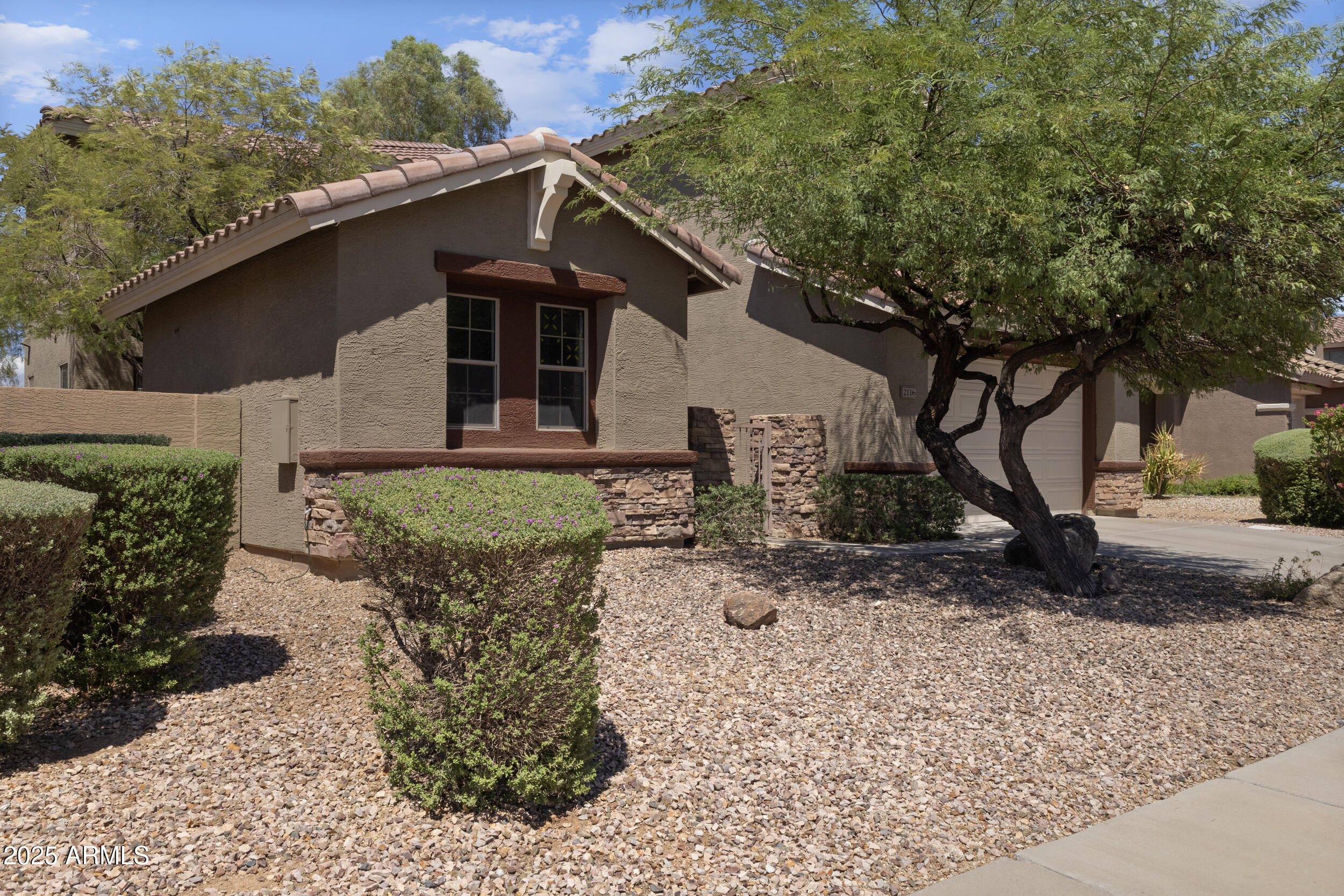 2116 W KURALT Drive