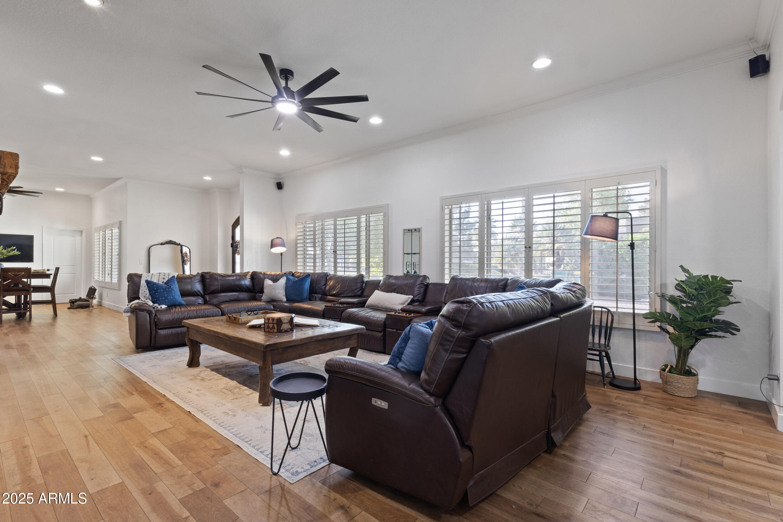 1153 N ORO Vista