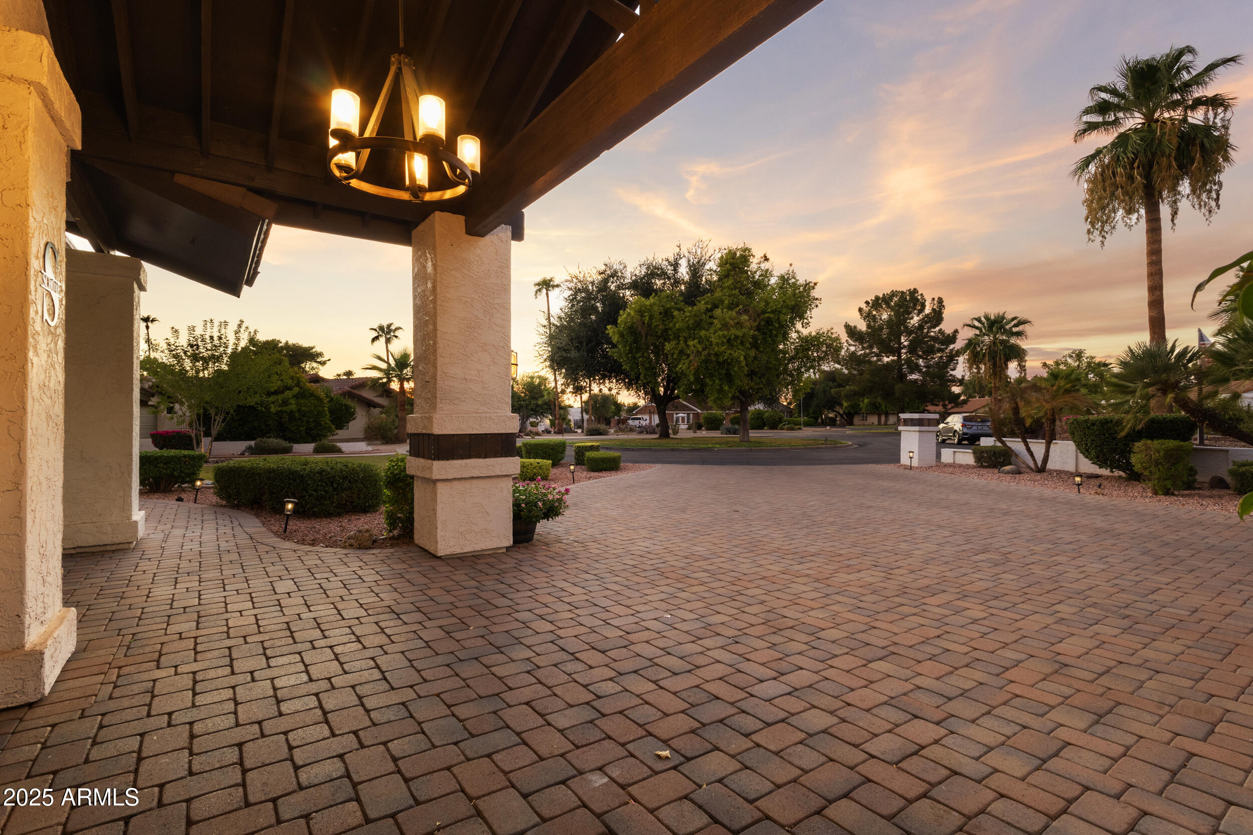 1153 N ORO Vista