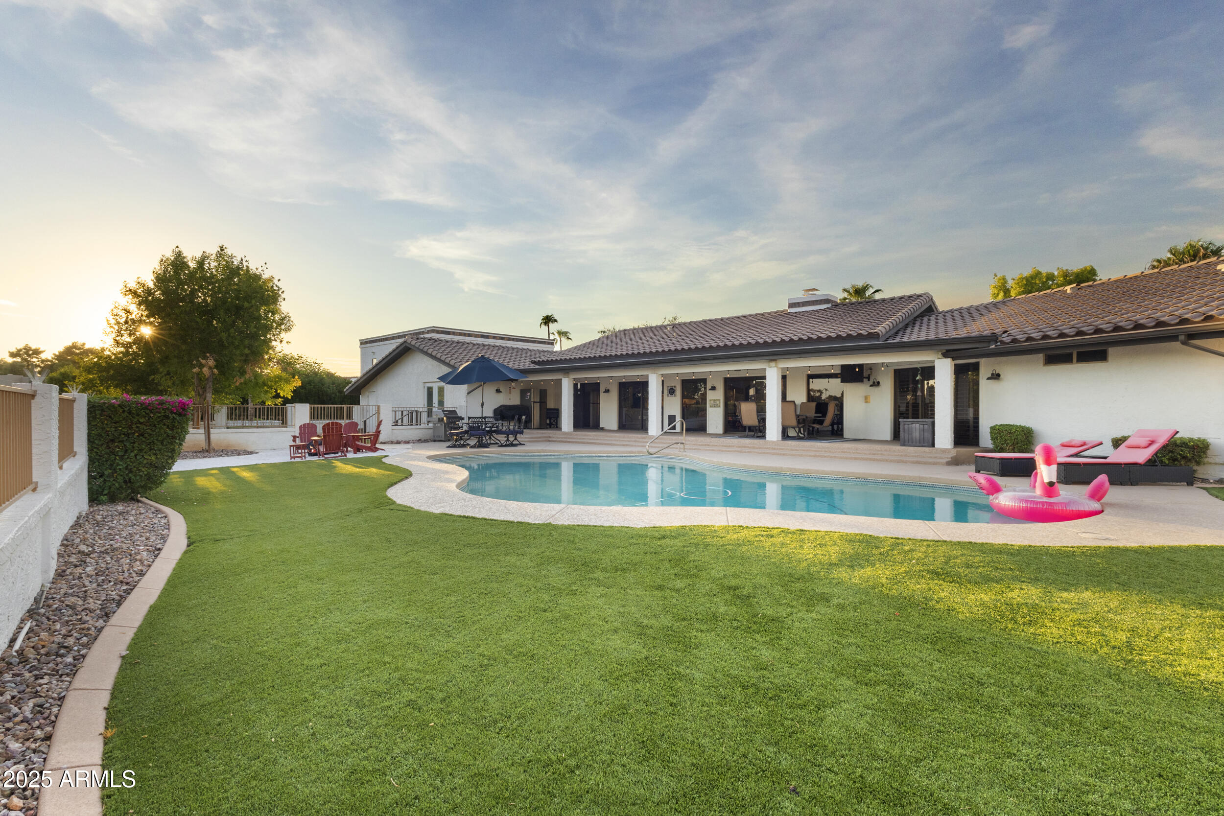 1153 N ORO Vista