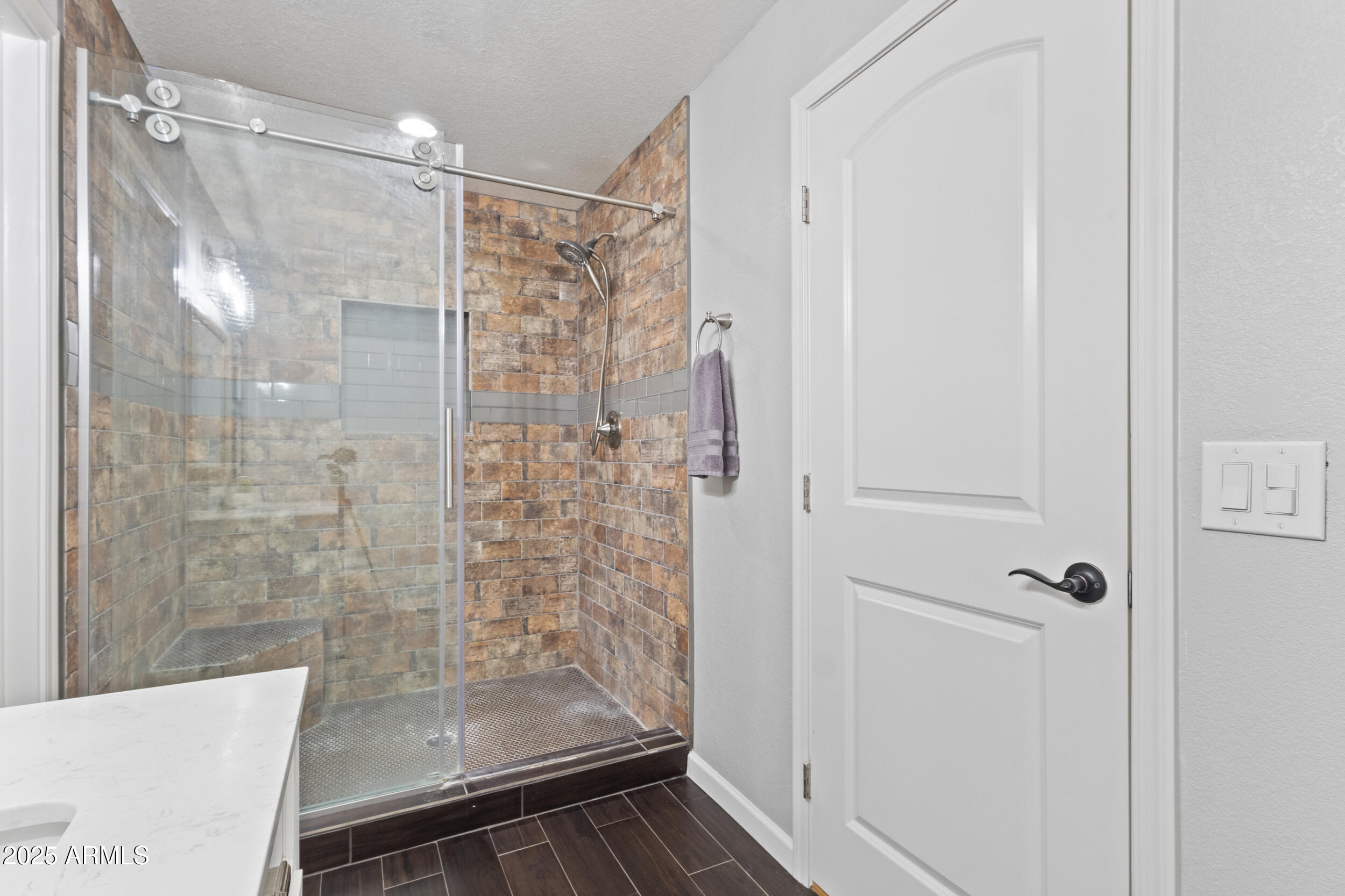 1153 N ORO Vista
