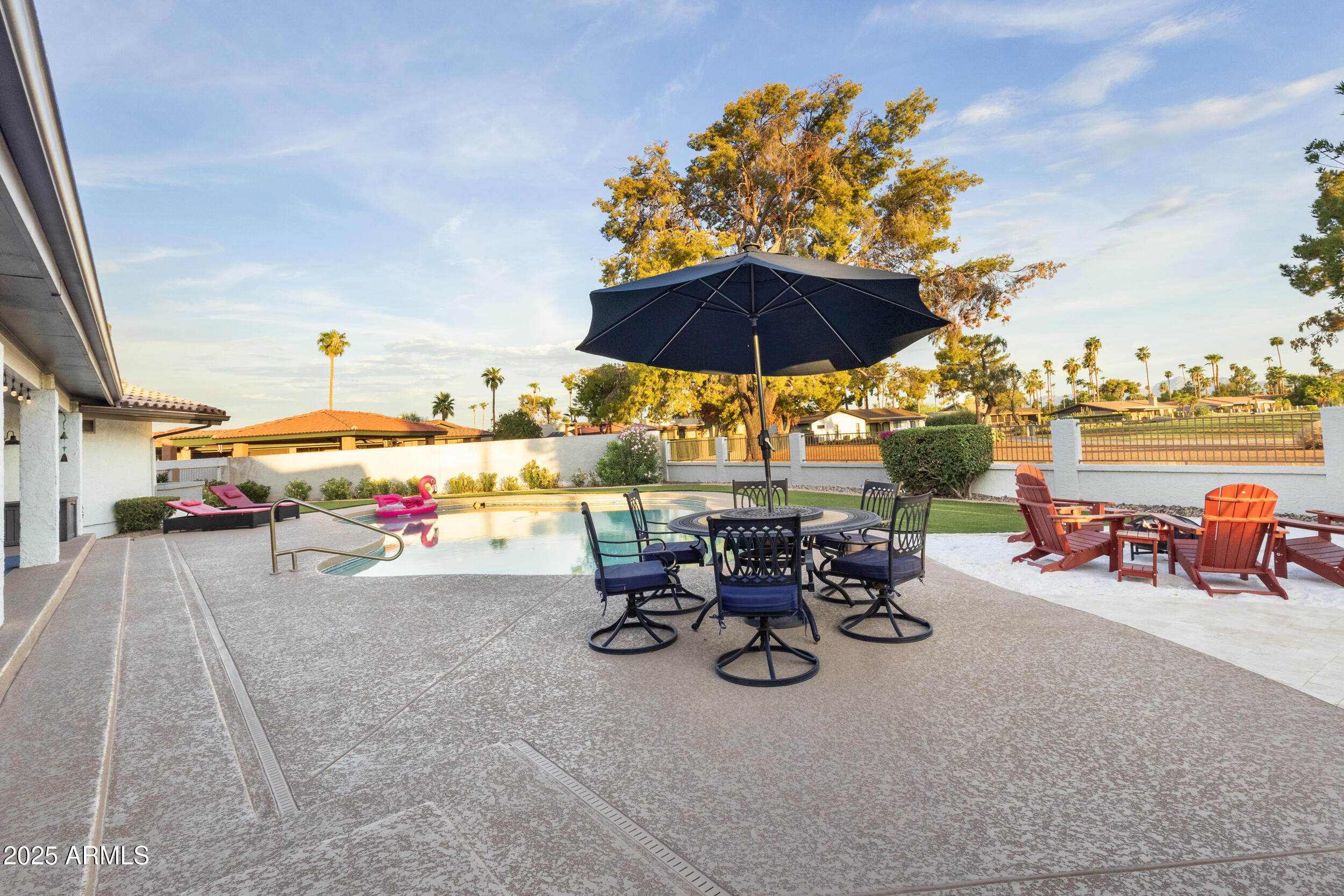 1153 N ORO Vista